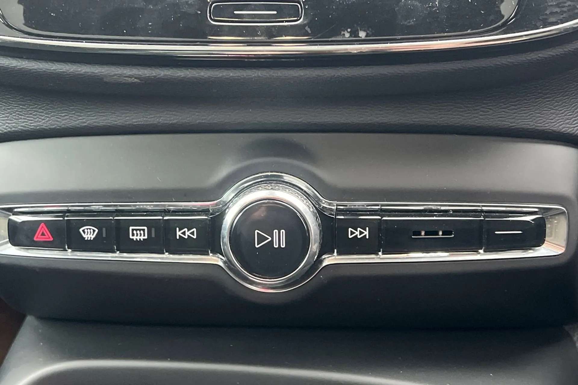 2022 VOLVO C40 2022 VOLVO C40