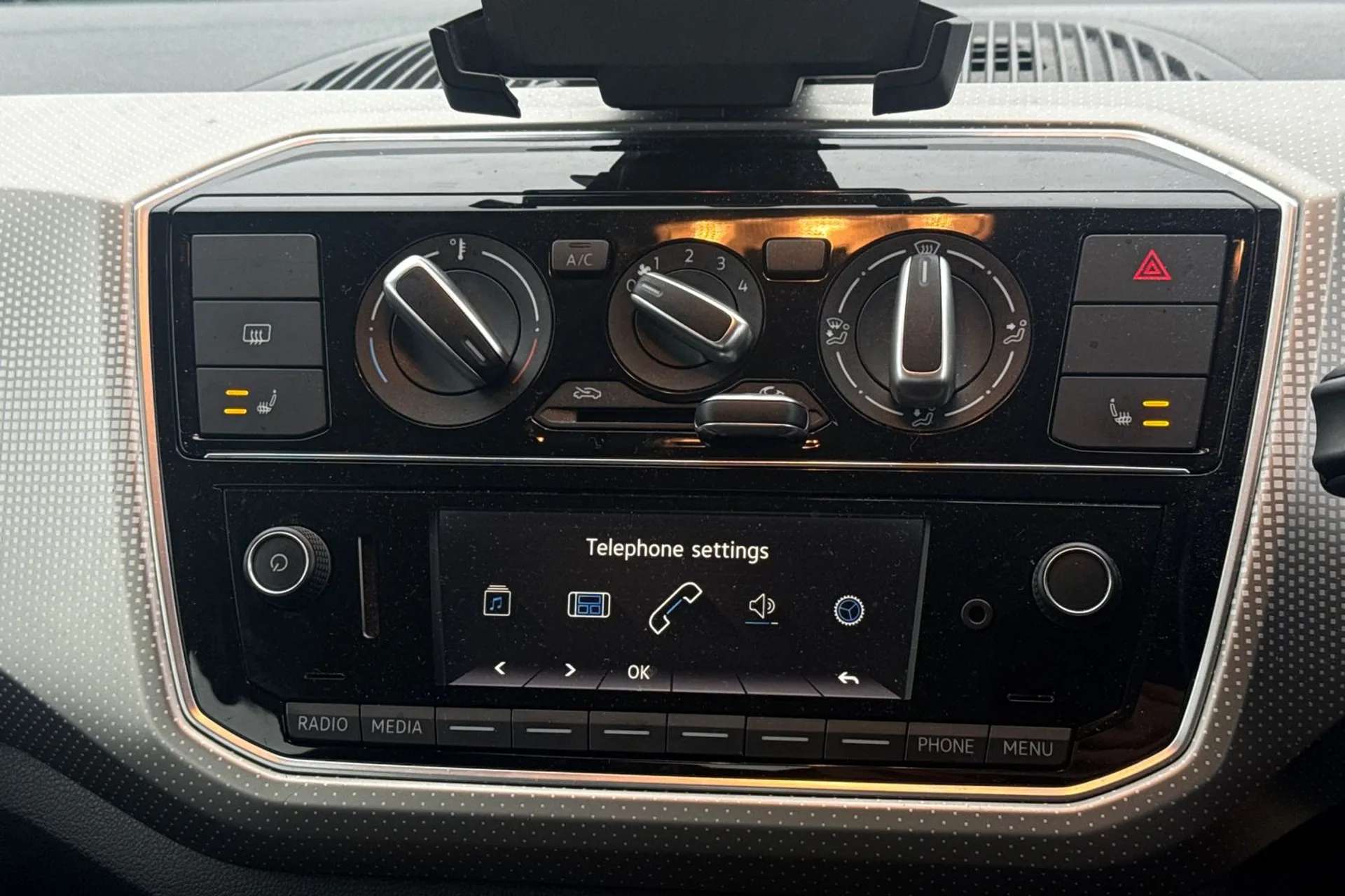 2017 VOLKSWAGEN UP 2017 VOLKSWAGEN UP