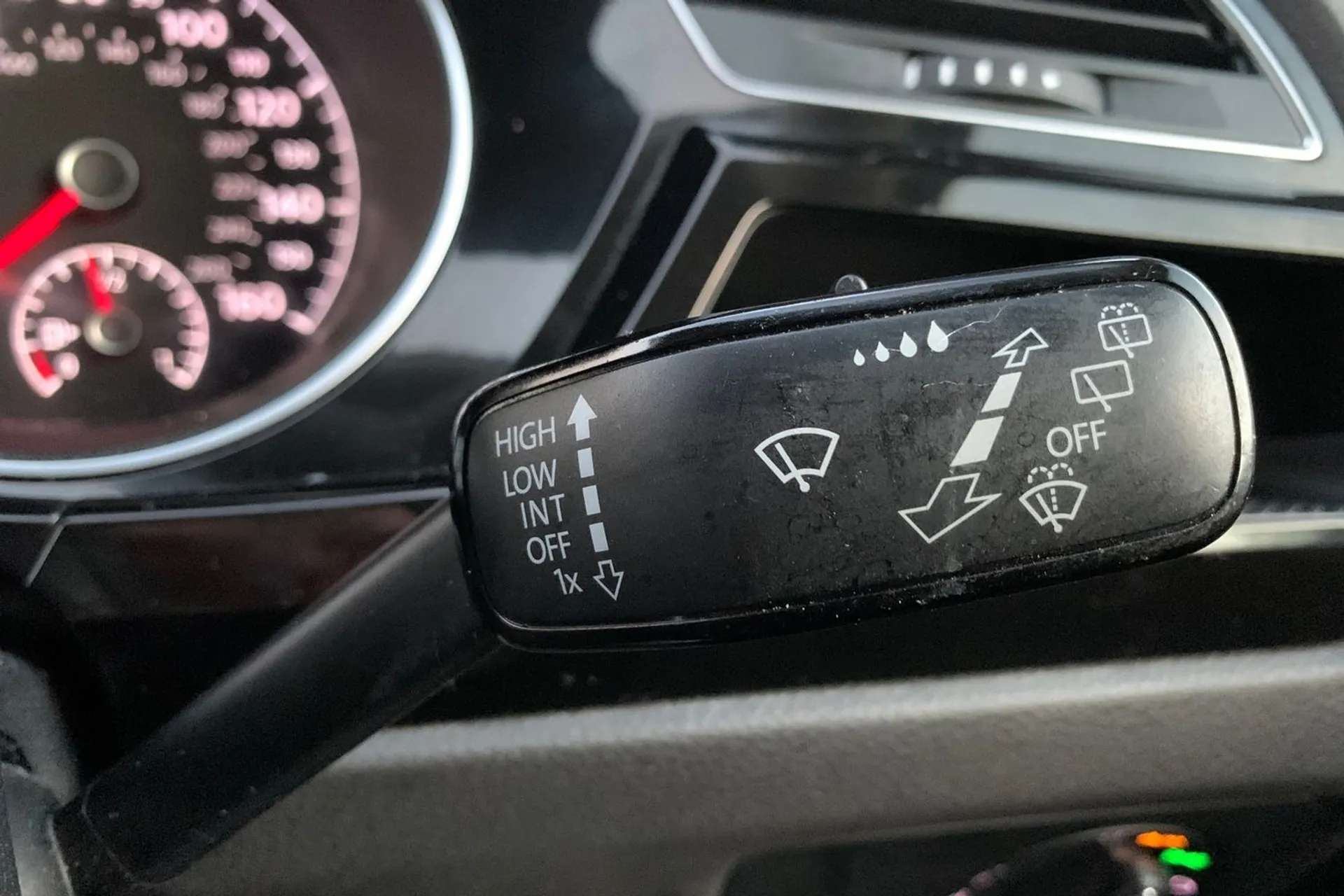 2020 VOLKSWAGEN TOURAN 2020 VOLKSWAGEN TOURAN