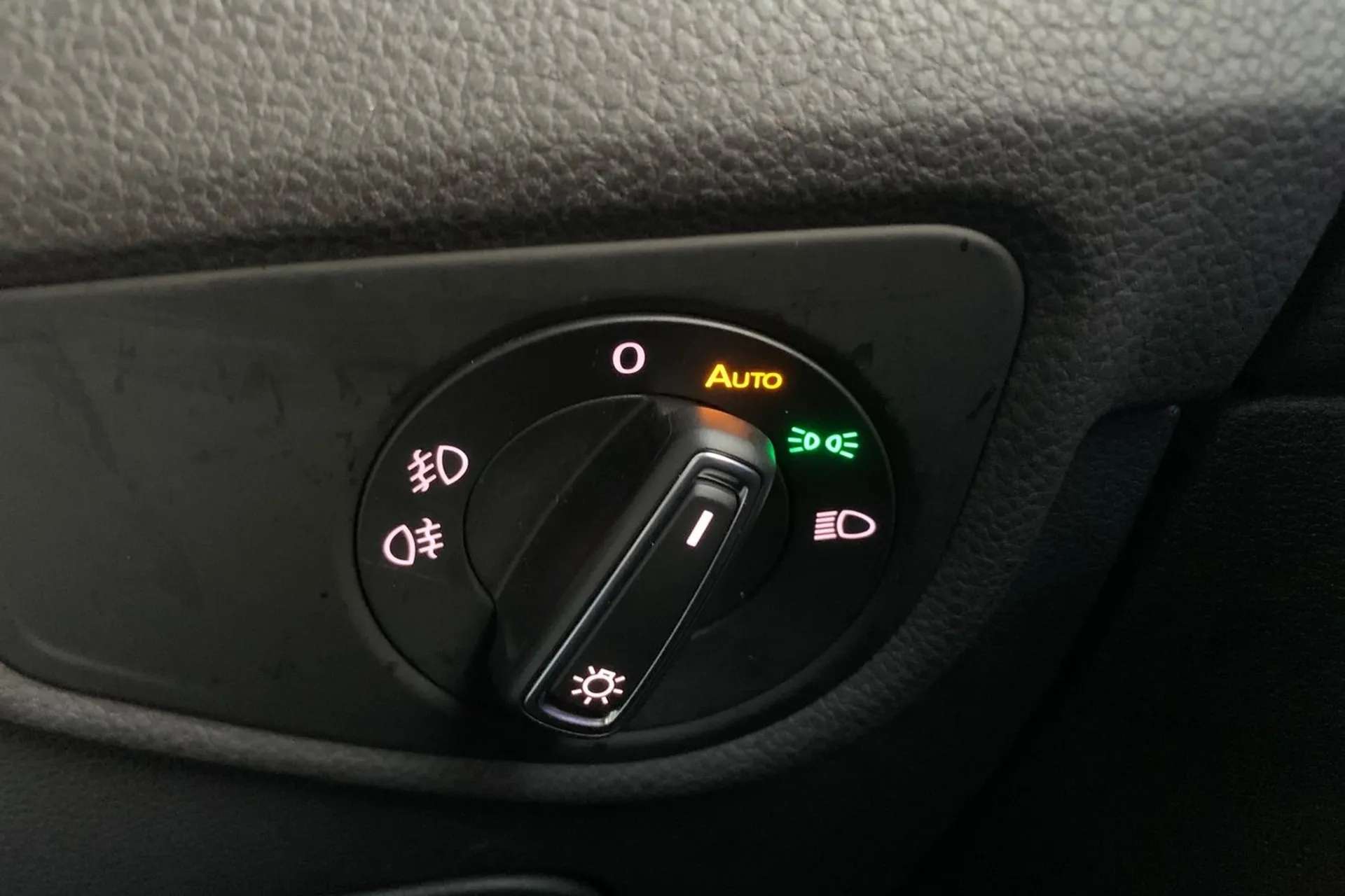 2020 VOLKSWAGEN TOURAN 2020 VOLKSWAGEN TOURAN