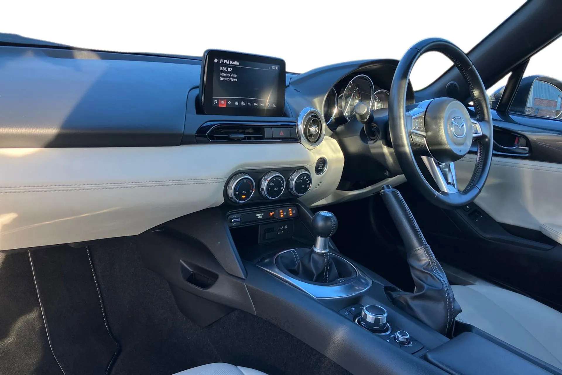 2021 MAZDA MX-5 2021 MAZDA MX-5