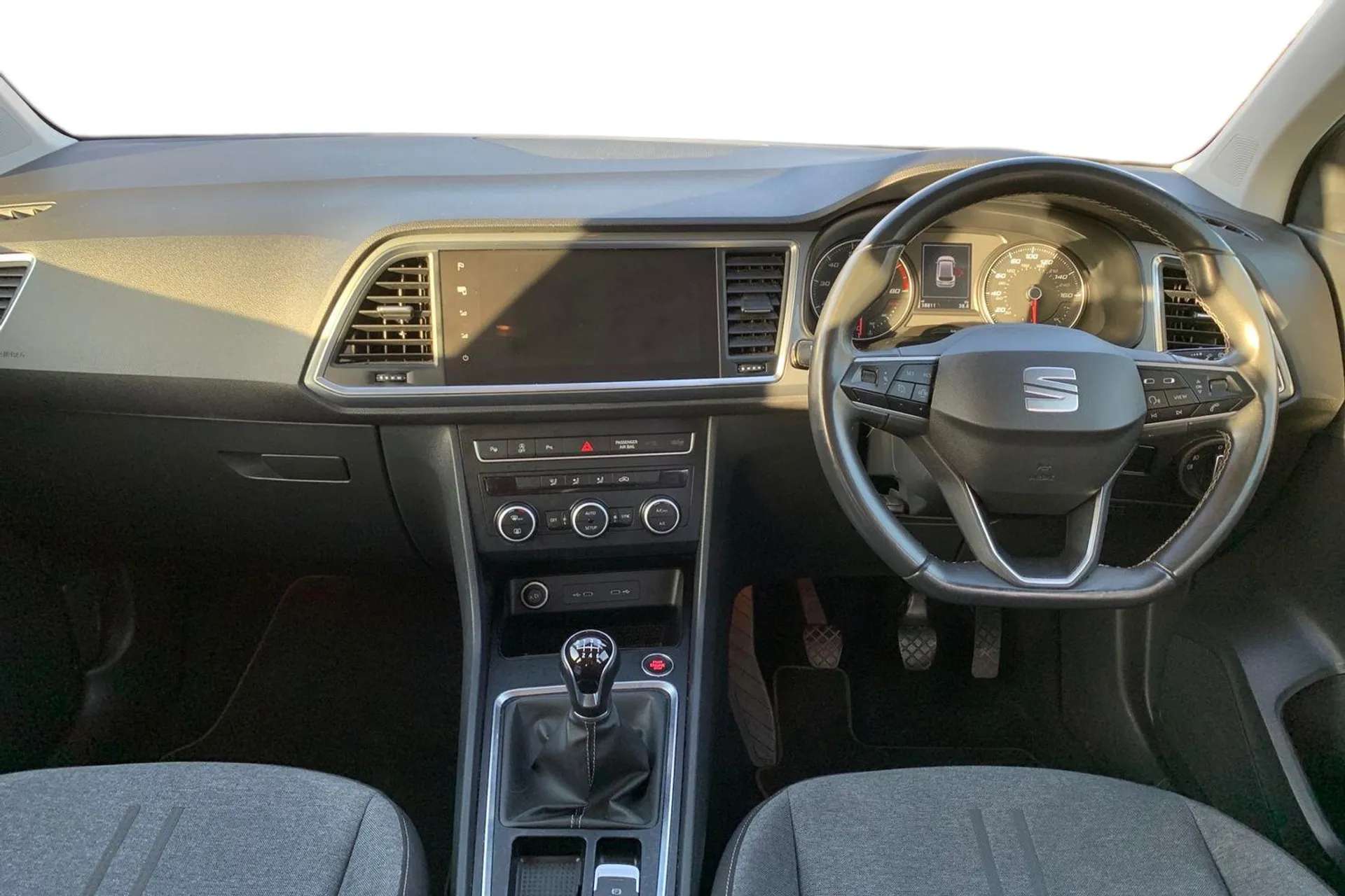 A 2021 SEAT ATECA 1.5 TSI EVO SE Technology 5dr [ Interior lighting pack , Wireless phone charger , Self parking functionality (includes front and rear parking sensors) A 2021 SEAT ATECA 1.5 TSI EVO SE Technology 5dr [ Interior lighting pack , Wireless phone charger , Self parking functionality (includes front and rear parking sensors)