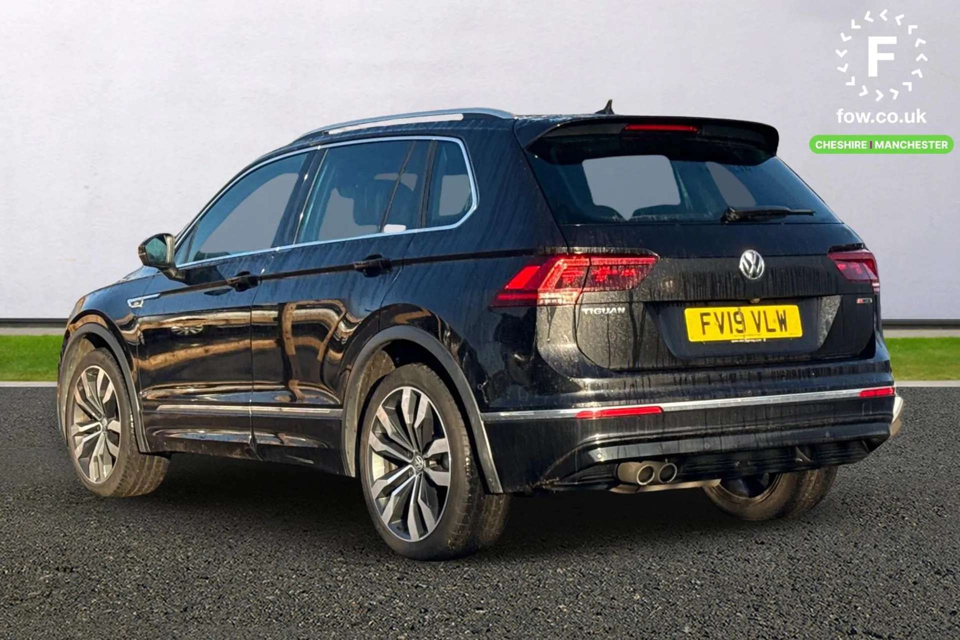 A 2019 VOLKSWAGEN TIGUAN 2.0 TDi 190 4Motion R-Line Tech 5dr DSG [ Ambient lighting pack , LED 'Mid' headlights , Keyless entry , Park Assist with front and rear parking senso A 2019 VOLKSWAGEN TIGUAN 2.0 TDi 190 4Motion R-Line Tech 5dr DSG [ Ambient lighting pack , LED 'Mid' headlights , Keyless entry , Park Assist with front and rear parking senso