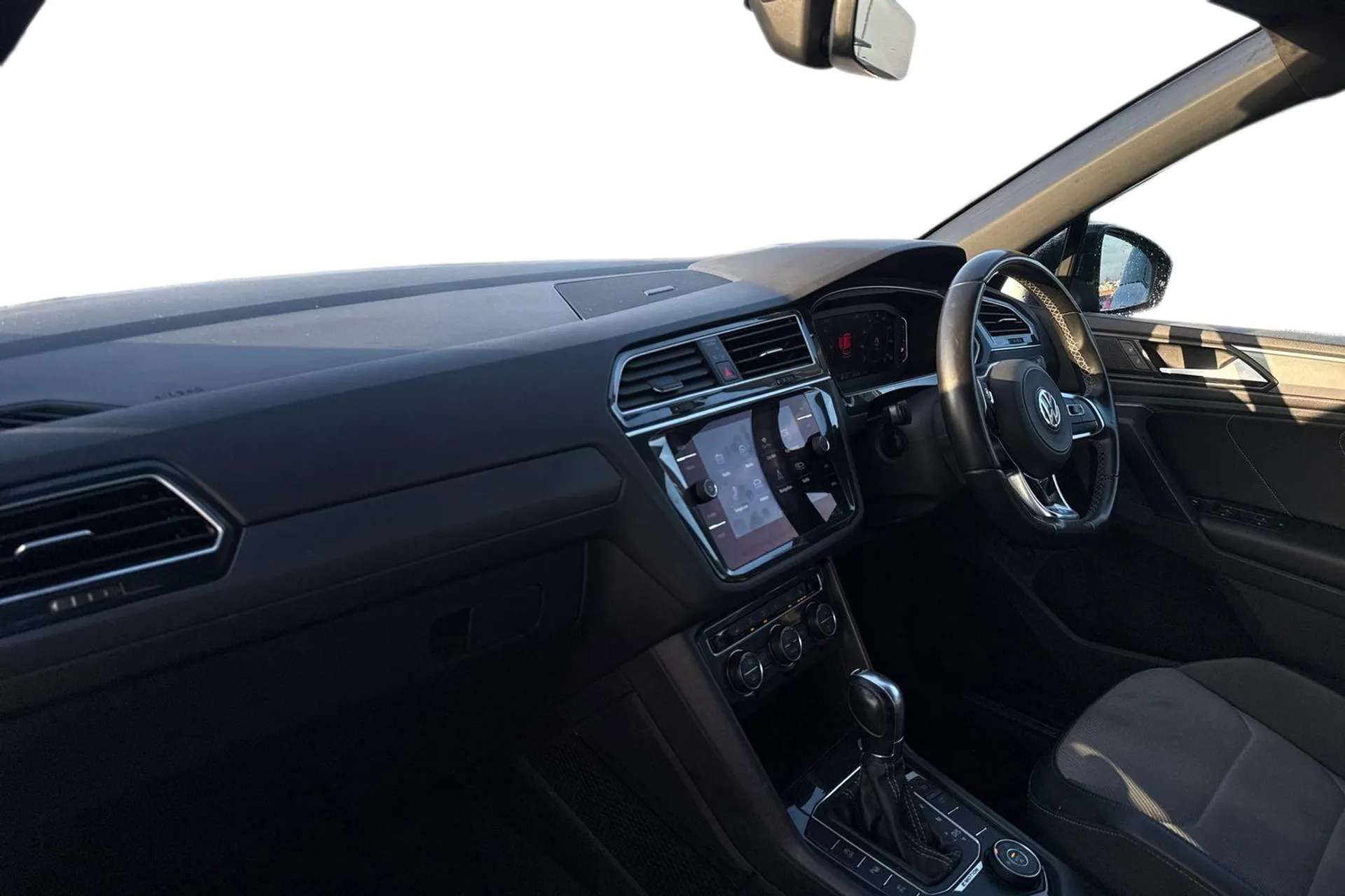 A 2019 VOLKSWAGEN TIGUAN 2.0 TDi 190 4Motion R-Line Tech 5dr DSG [ Ambient lighting pack , LED 'Mid' headlights , Keyless entry , Park Assist with front and rear parking senso A 2019 VOLKSWAGEN TIGUAN 2.0 TDi 190 4Motion R-Line Tech 5dr DSG [ Ambient lighting pack , LED 'Mid' headlights , Keyless entry , Park Assist with front and rear parking senso