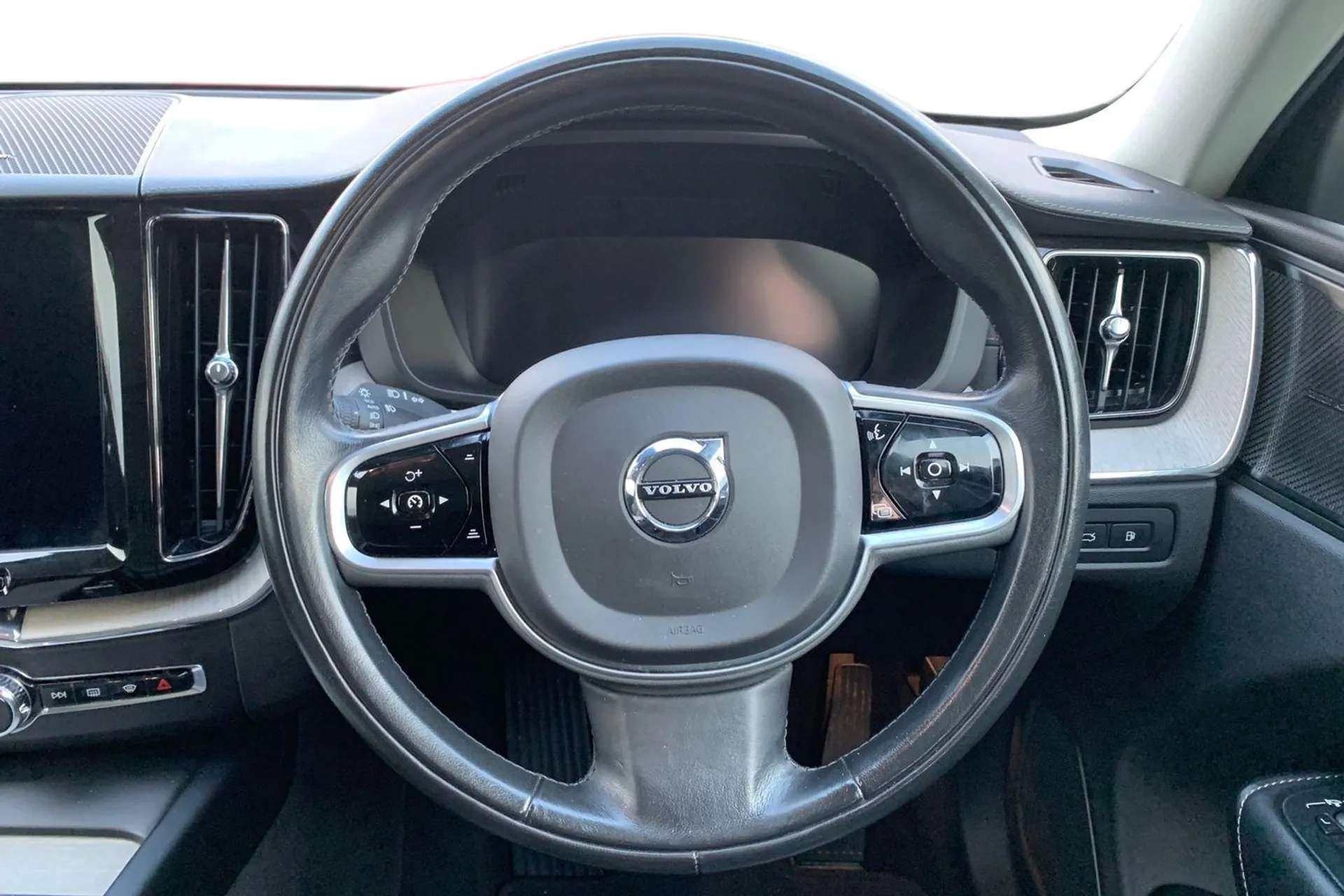 2019 VOLVO XC60 2019 VOLVO XC60