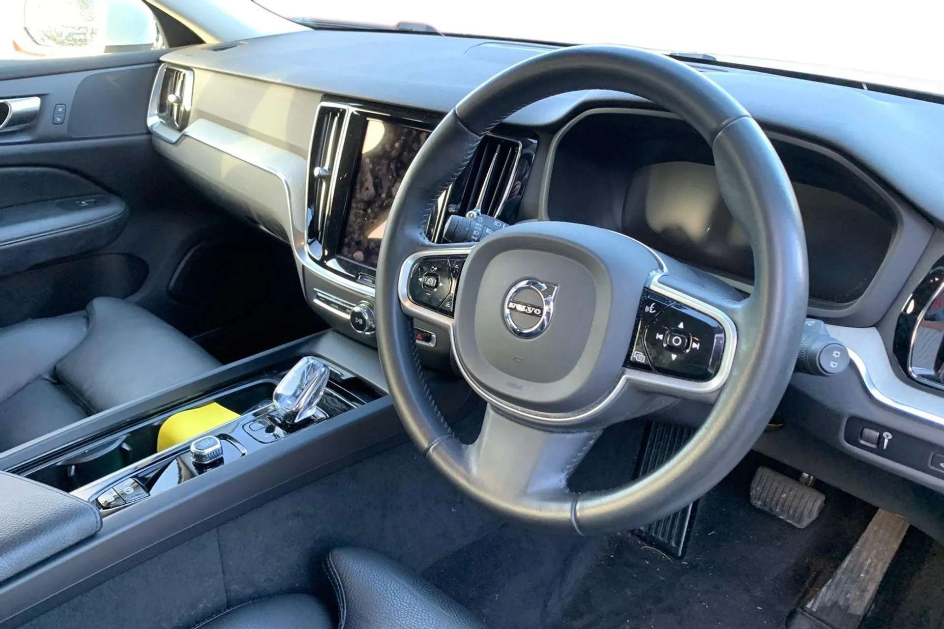 2021 VOLVO V60 2021 VOLVO V60