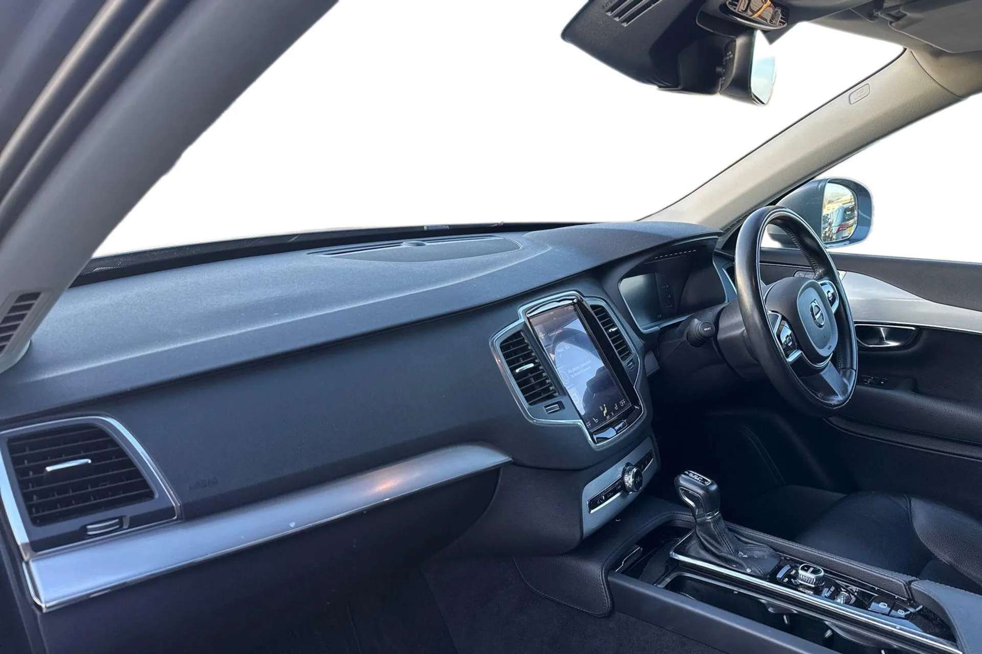 A 2016 VOLVO XC90 2.0 D5 PowerPulse Momentum 5dr AWD Geartronic [ Heated Steering Wheel , Power tailgate , Bluetooth hands free telephone connection , Heated front seat A 2016 VOLVO XC90 2.0 D5 PowerPulse Momentum 5dr AWD Geartronic [ Heated Steering Wheel , Power tailgate , Bluetooth hands free telephone connection , Heated front seat
