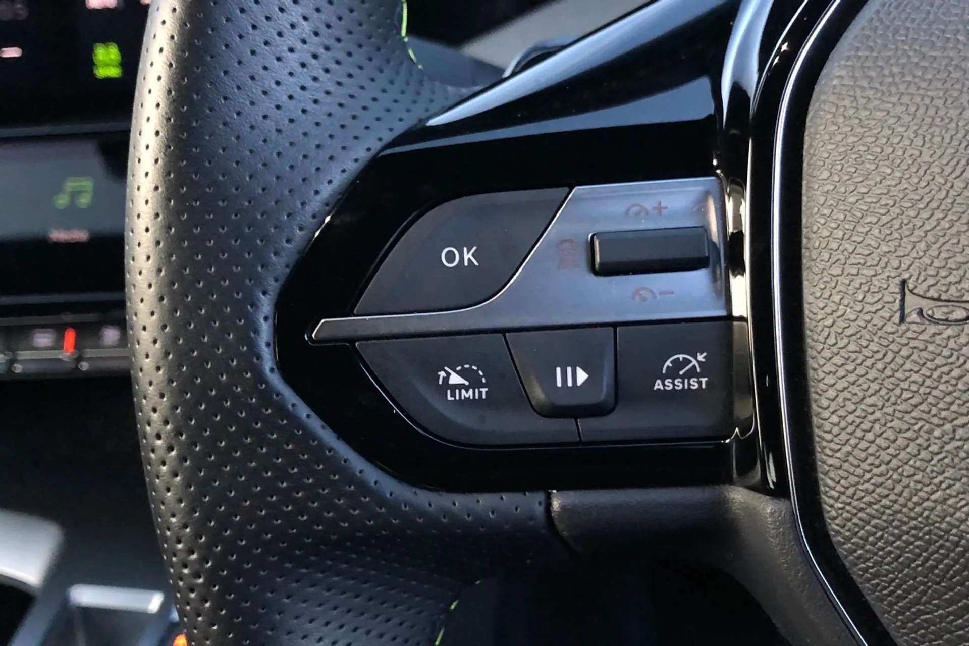 2023 PEUGEOT 408 2023 PEUGEOT 408