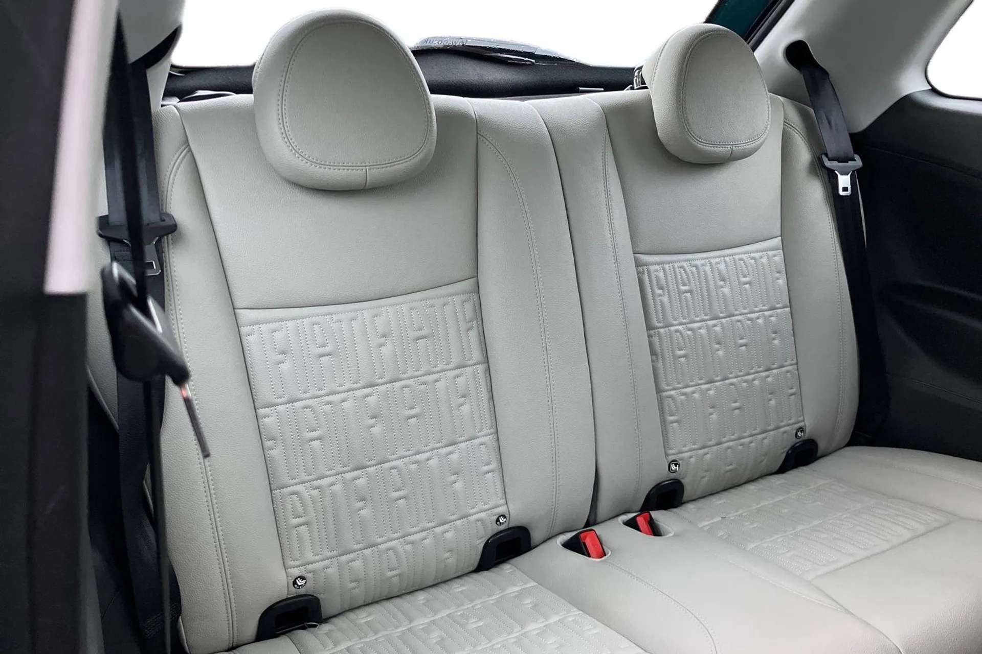 2021 FIAT 500 2021 FIAT 500