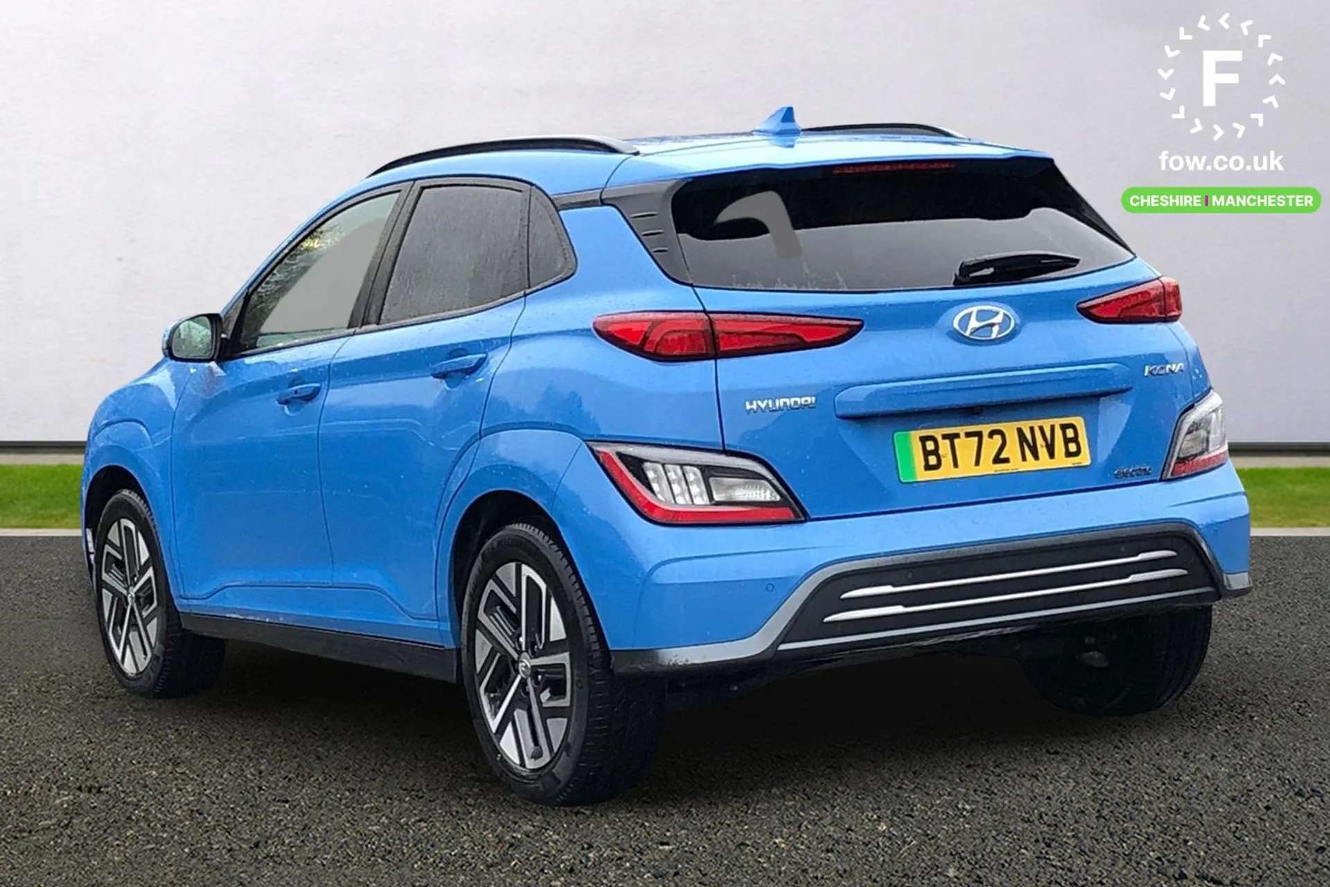 A 2022 HYUNDAI KONA 150kW Premium 64kWh 5dr Auto [ Parking system with rear camera and guidance system , Wireless phone charging pad , Heated front seats , 17" Alloy whee A 2022 HYUNDAI KONA 150kW Premium 64kWh 5dr Auto [ Parking system with rear camera and guidance system , Wireless phone charging pad , Heated front seats , 17" Alloy whee