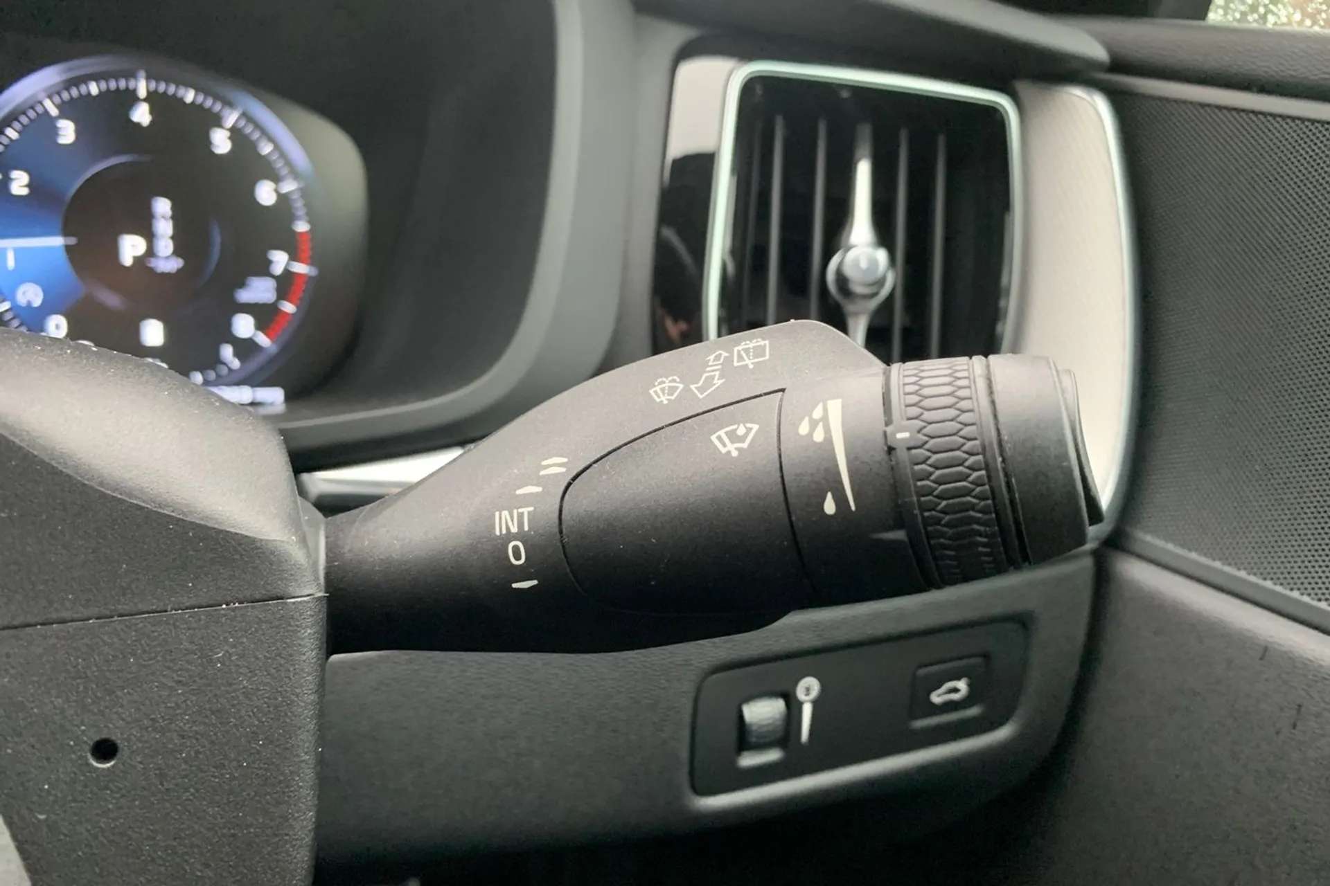 2020 VOLVO XC60 2020 VOLVO XC60