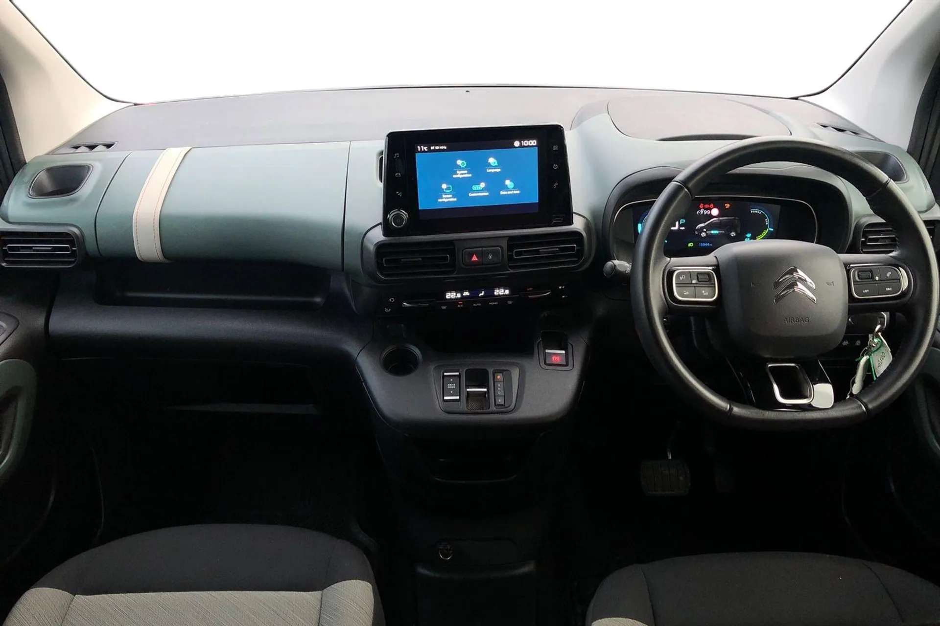 A 2023 CITROEN BERLINGO 100kW Flair XTR M 50kWh 5dr Auto [10" Fully digital drivers instrument display, 7.4 kW single-phase onboard charger, Electric, heated, and power foldi A 2023 CITROEN BERLINGO 100kW Flair XTR M 50kWh 5dr Auto [10" Fully digital drivers instrument display, 7.4 kW single-phase onboard charger, Electric, heated, and power foldi