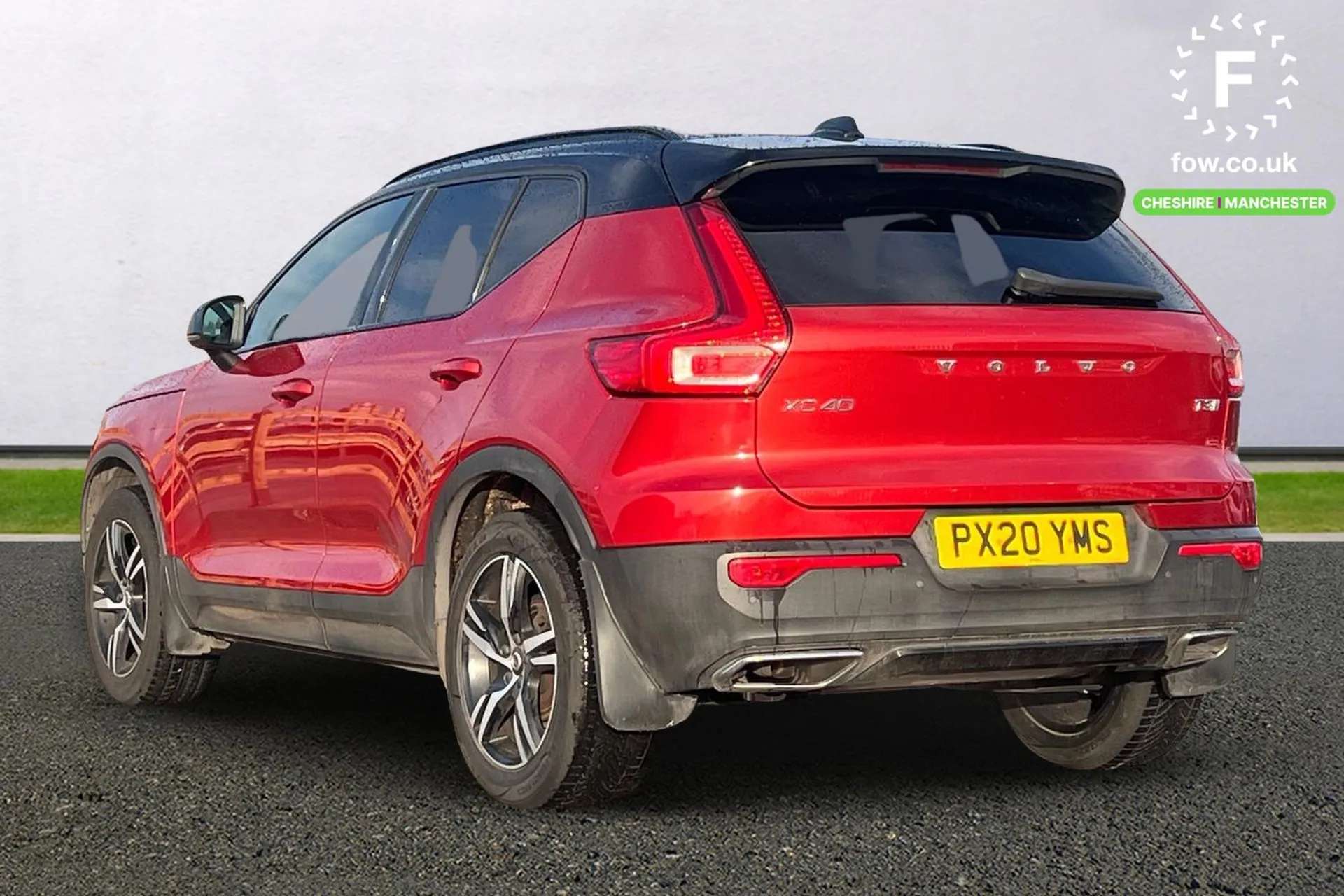 2020 VOLVO XC40 2020 VOLVO XC40