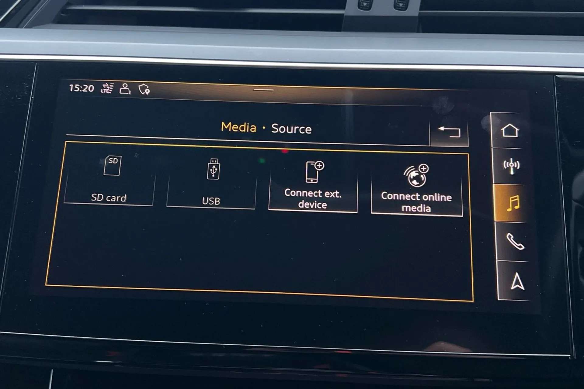 2020 AUDI E-TRON 2020 AUDI E-TRON