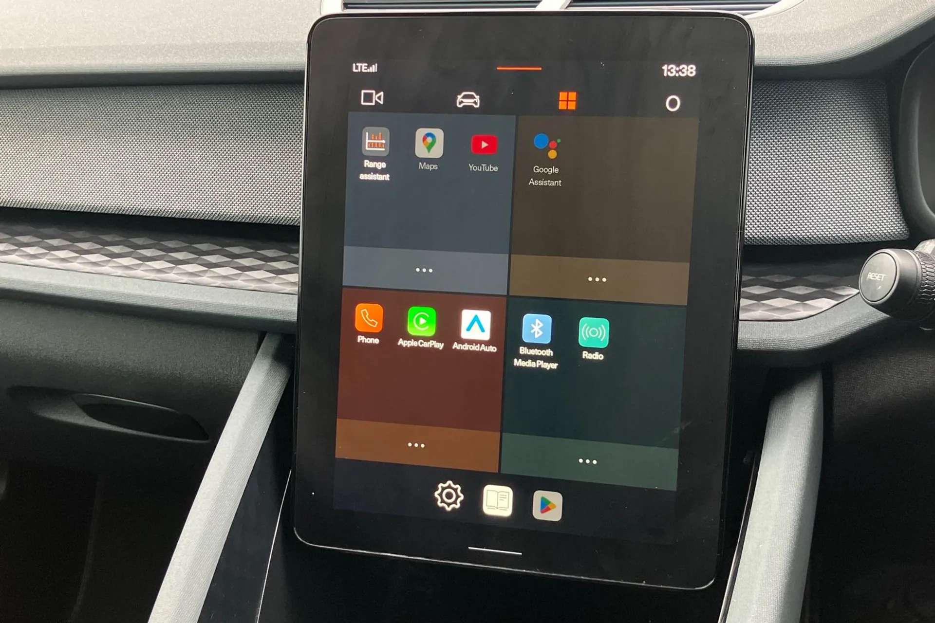 2023 POLESTAR 2 2023 POLESTAR 2