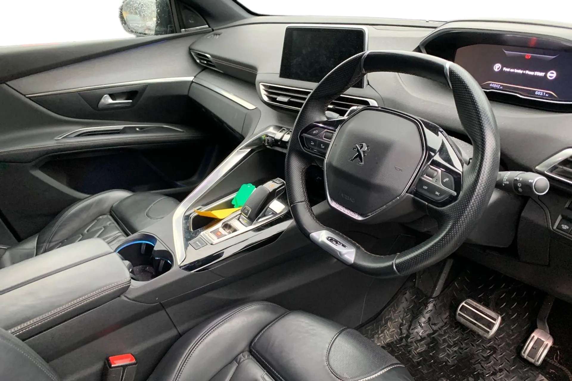 2021 PEUGEOT 5008 2021 PEUGEOT 5008