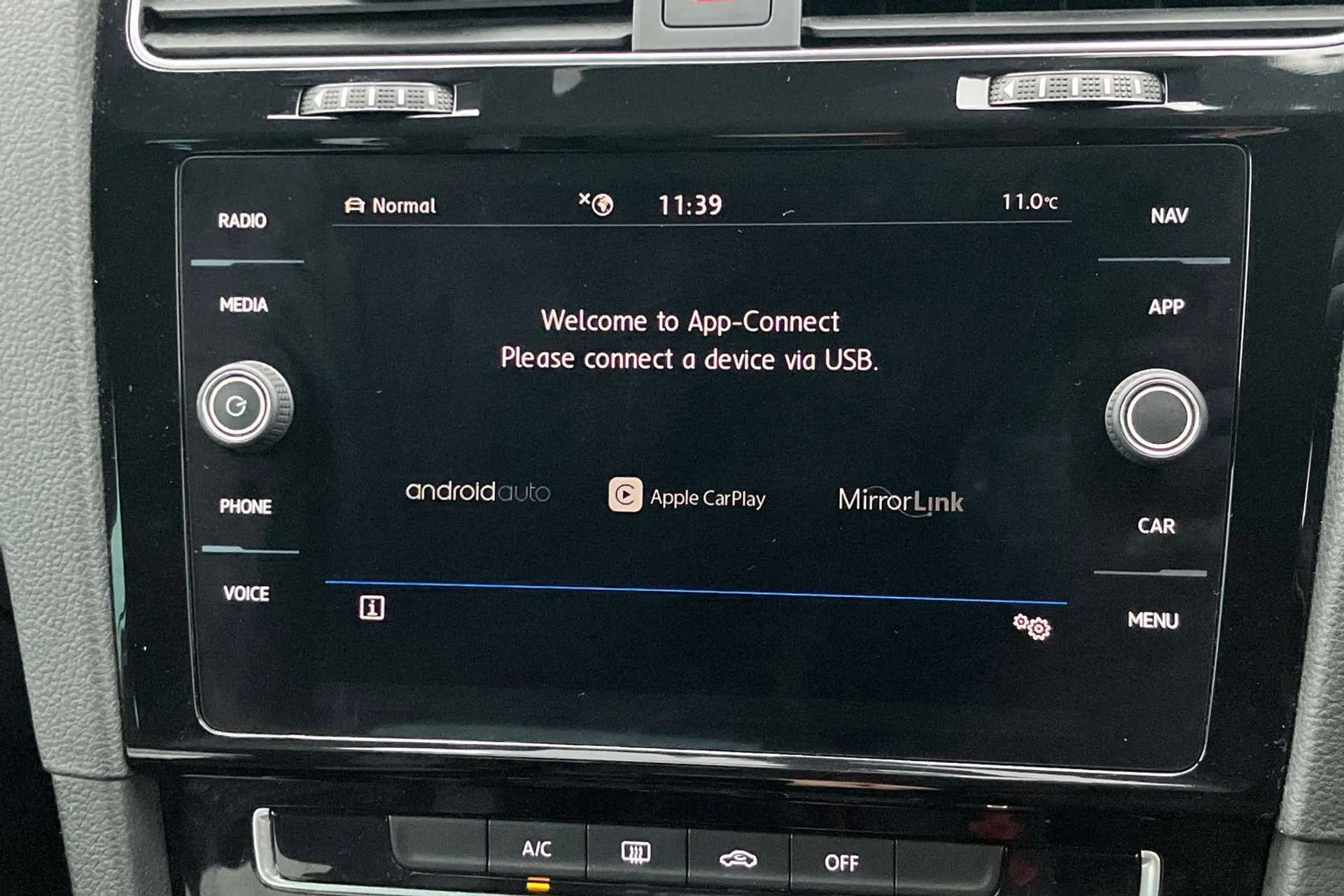 2019 VOLKSWAGEN GOLF 2019 VOLKSWAGEN GOLF