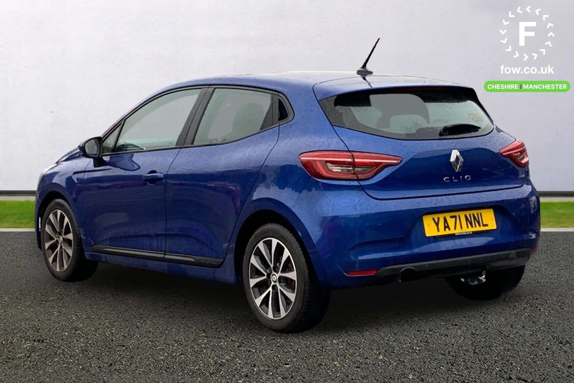 A 2022 RENAULT CLIO 1.0 TCe 90 Iconic 5dr [Traffic sign recognition, Lane keep assist, 4.2" colour instrument display, Rear parking sensors, Lane departure warning system A 2022 RENAULT CLIO 1.0 TCe 90 Iconic 5dr [Traffic sign recognition, Lane keep assist, 4.2" colour instrument display, Rear parking sensors, Lane departure warning system