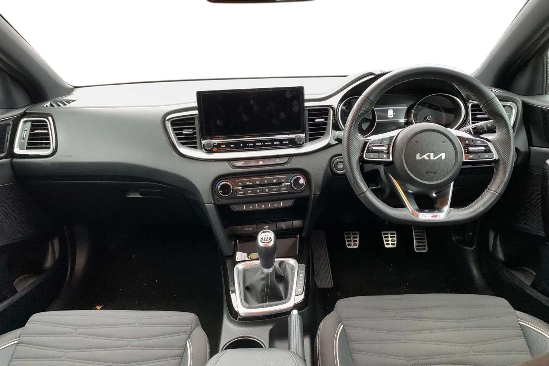 A 2023 KIA CEED 1.5T GDi ISG GT-Line 5dr [ Rear parking sensor , Reversing camera system with dynamic guidelines (Integrated into centre fascia screen) , 17" GT-Line A 2023 KIA CEED 1.5T GDi ISG GT-Line 5dr [ Rear parking sensor , Reversing camera system with dynamic guidelines (Integrated into centre fascia screen) , 17" GT-Line