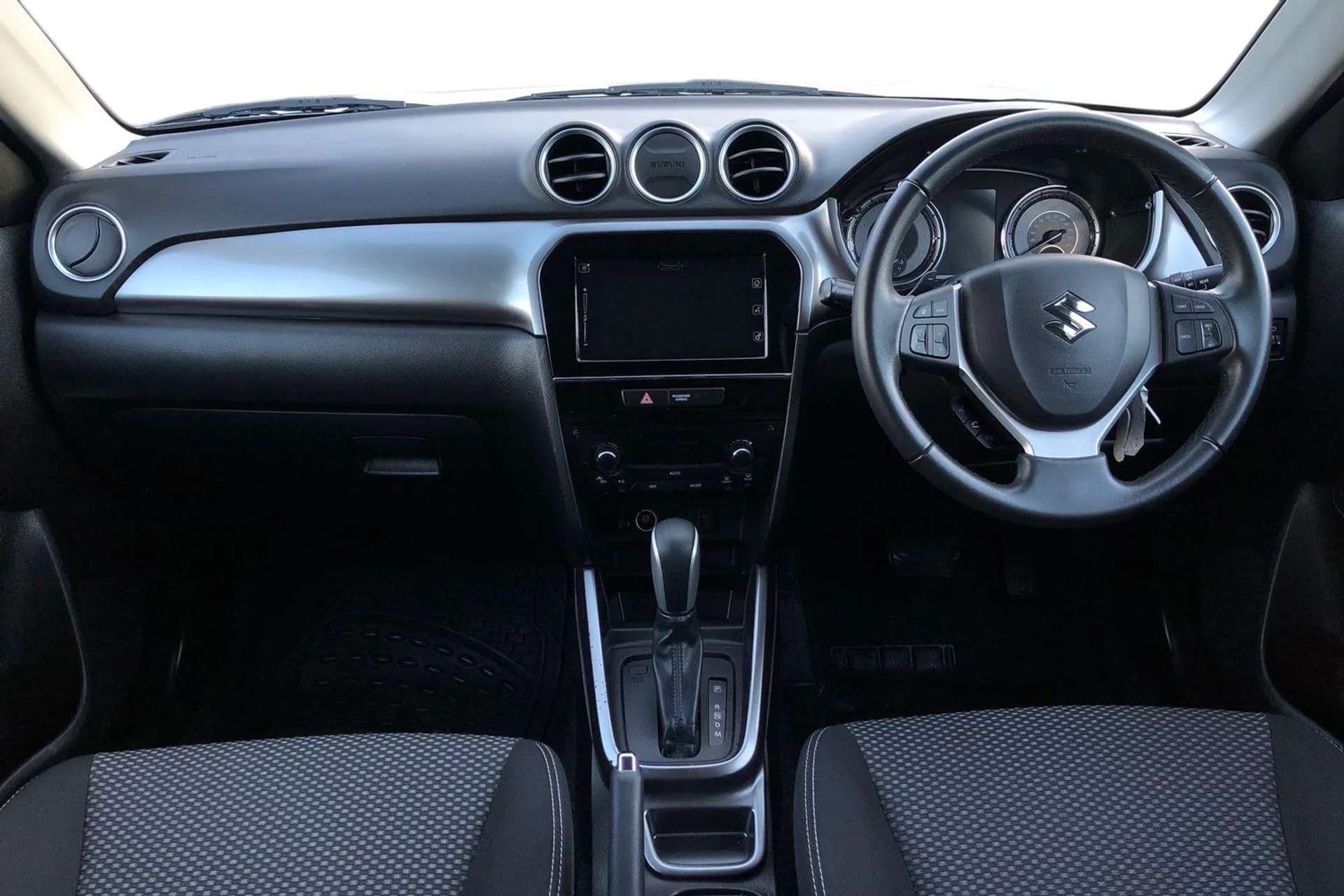 A 2020 SUZUKI VITARA 1.4 Boosterjet SZ-T 5dr Auto [ Bluetooth hands free telephone connection , Cruise control + speed limiter , Rear parking camera , 17" Silver alloy whe A 2020 SUZUKI VITARA 1.4 Boosterjet SZ-T 5dr Auto [ Bluetooth hands free telephone connection , Cruise control + speed limiter , Rear parking camera , 17" Silver alloy whe