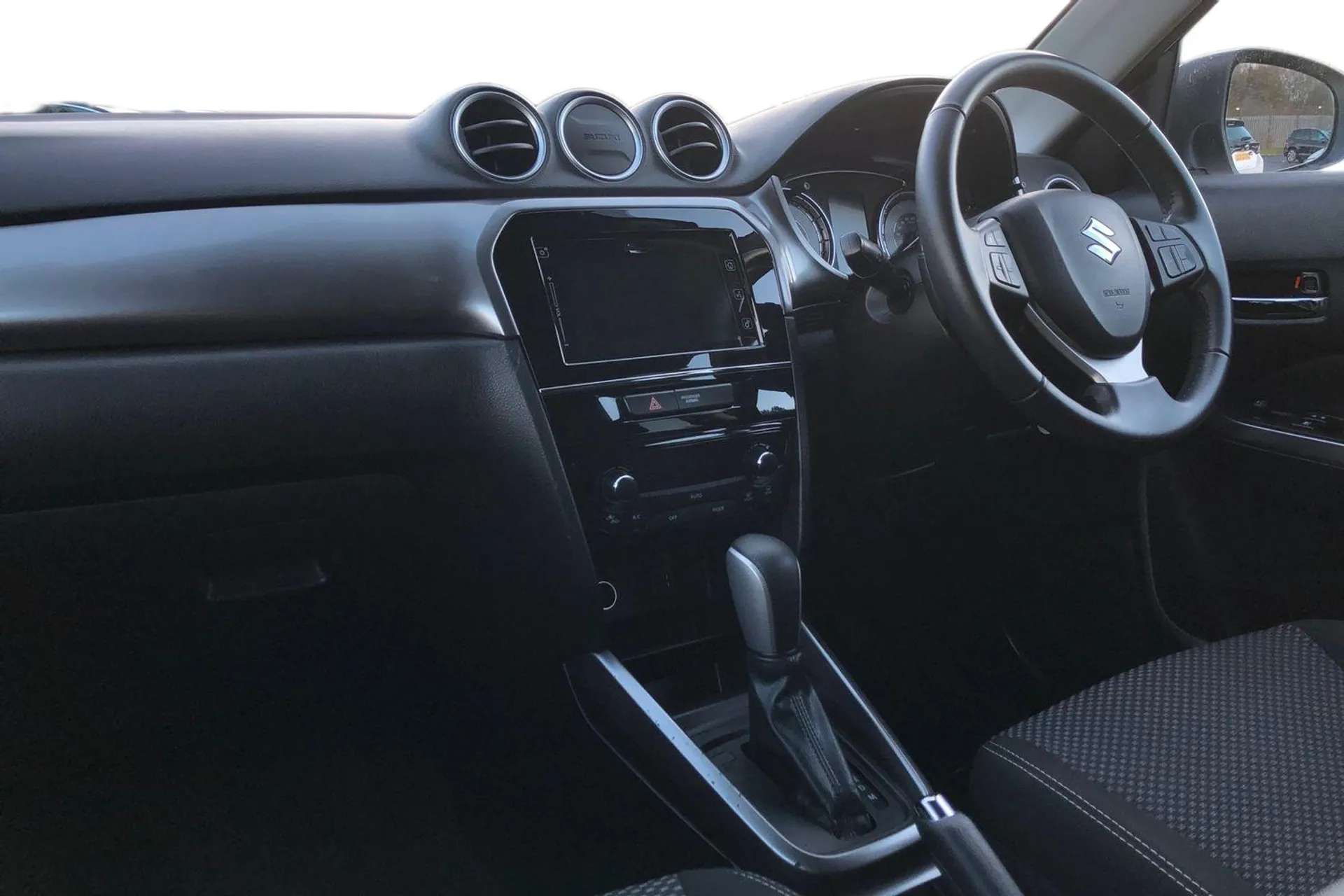 A 2020 SUZUKI VITARA 1.4 Boosterjet SZ-T 5dr Auto [ Bluetooth hands free telephone connection , Cruise control + speed limiter , Rear parking camera , 17" Silver alloy whe A 2020 SUZUKI VITARA 1.4 Boosterjet SZ-T 5dr Auto [ Bluetooth hands free telephone connection , Cruise control + speed limiter , Rear parking camera , 17" Silver alloy whe