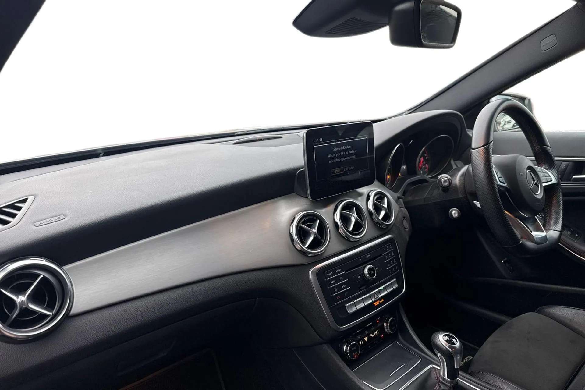 A 2017 MERCEDES-BENZ GLA GLA 200d AMG Line Premium 5dr [ Garmin Map Pilot Navigation System , Parking Pilot , Active park assist with parktronic system , Easy-pack tailgate - A 2017 MERCEDES-BENZ GLA GLA 200d AMG Line Premium 5dr [ Garmin Map Pilot Navigation System , Parking Pilot , Active park assist with parktronic system , Easy-pack tailgate -