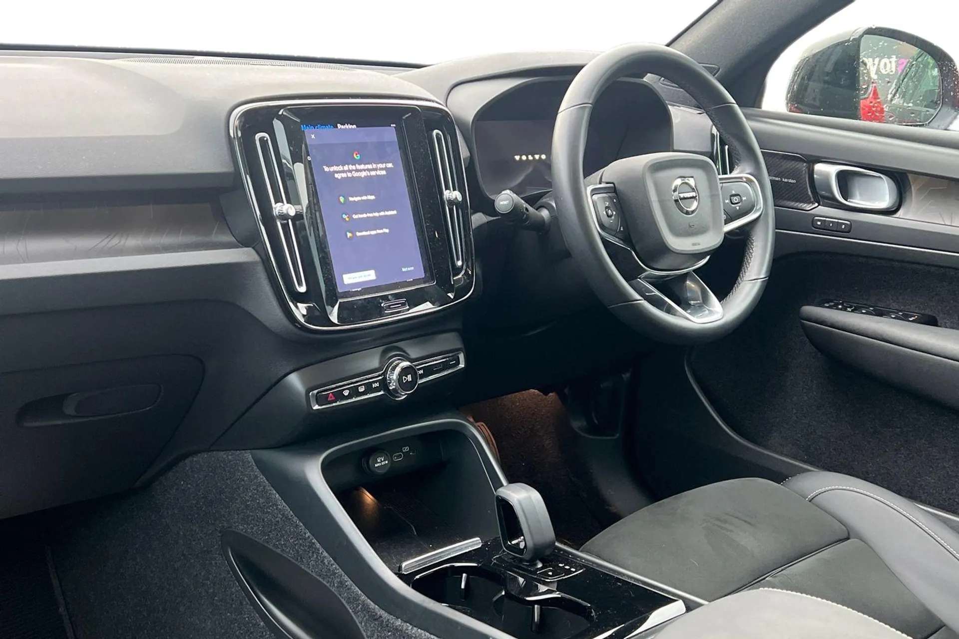 2022 VOLVO C40 2022 VOLVO C40