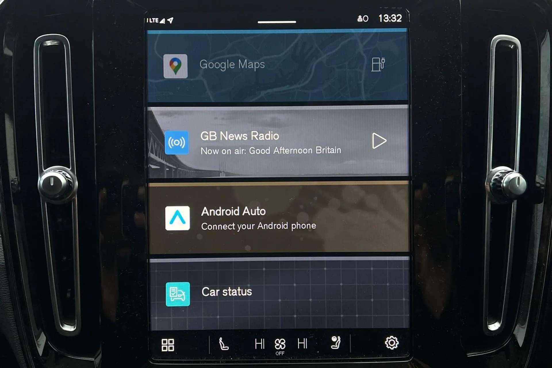 2022 VOLVO C40 2022 VOLVO C40