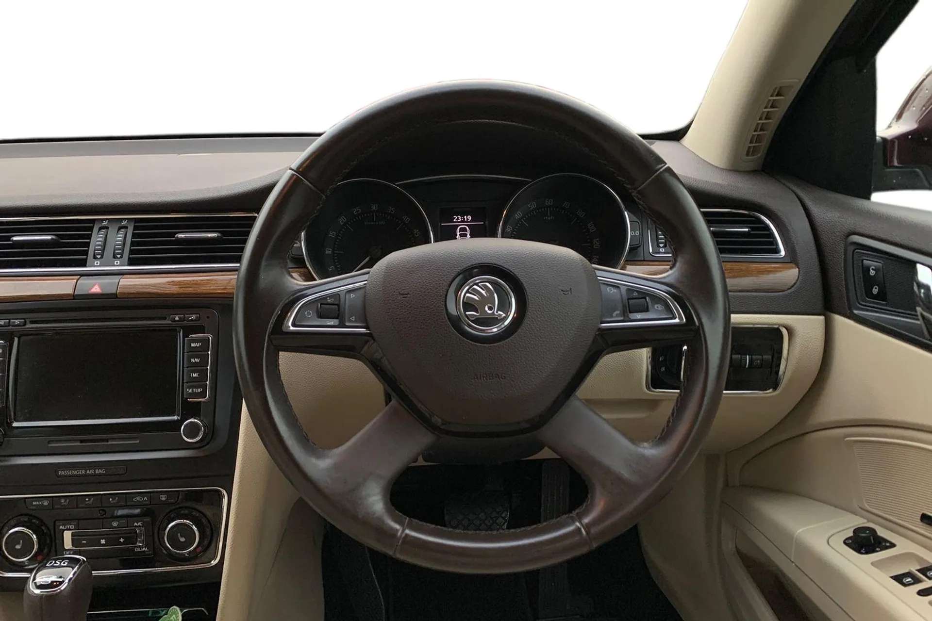 2014 SKODA SUPERB 2014 SKODA SUPERB