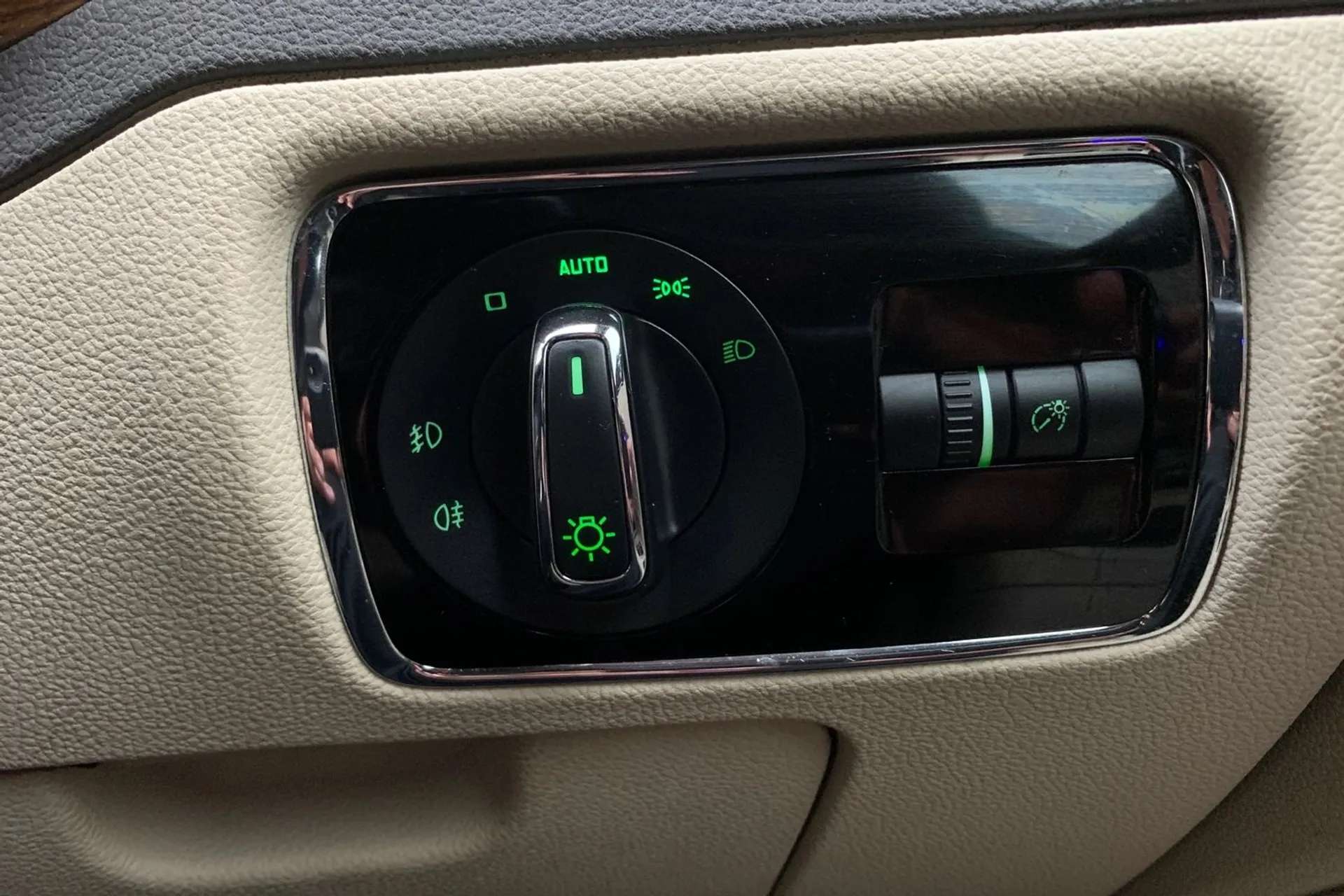 2014 SKODA SUPERB 2014 SKODA SUPERB