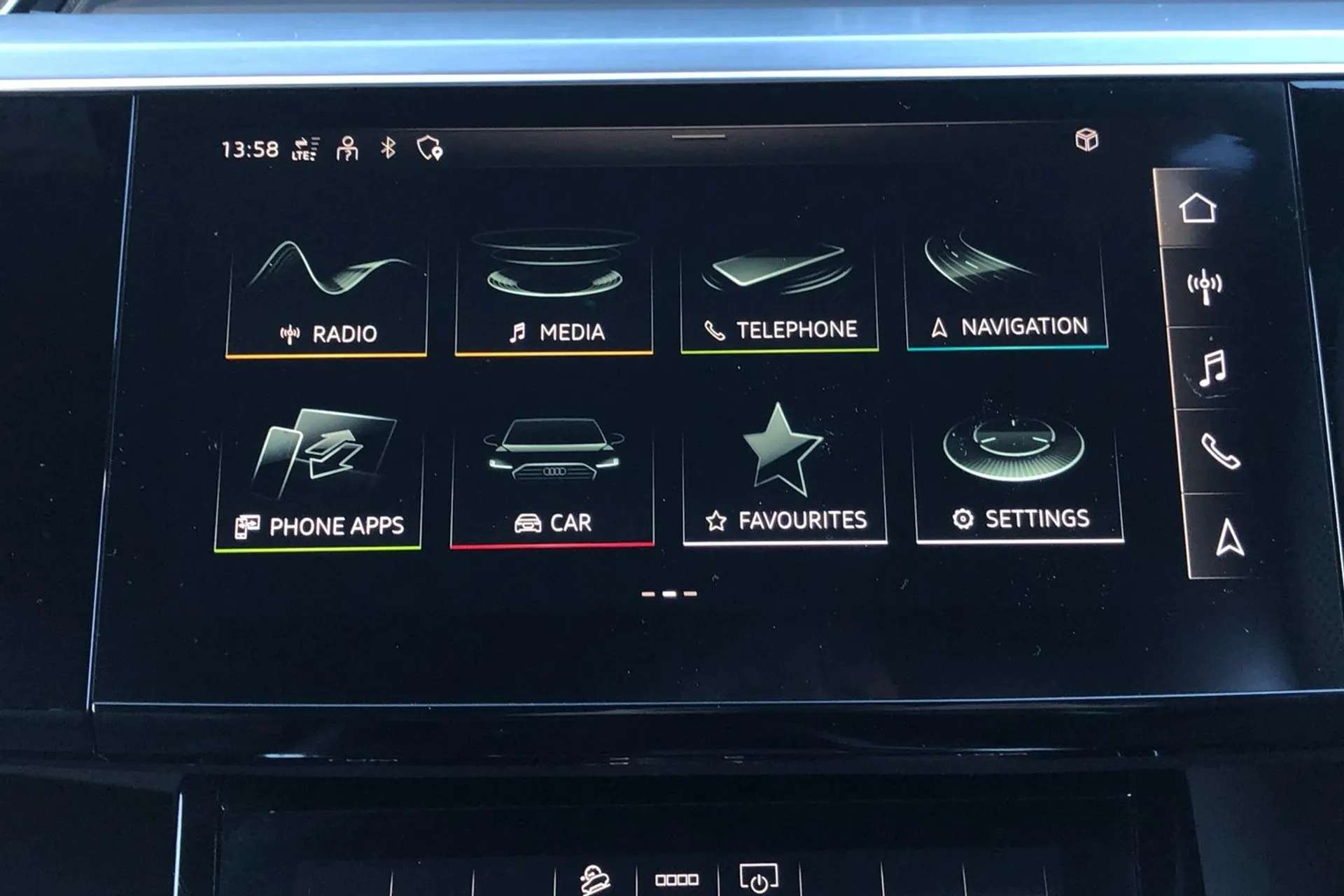 2021 AUDI E-TRON 2021 AUDI E-TRON