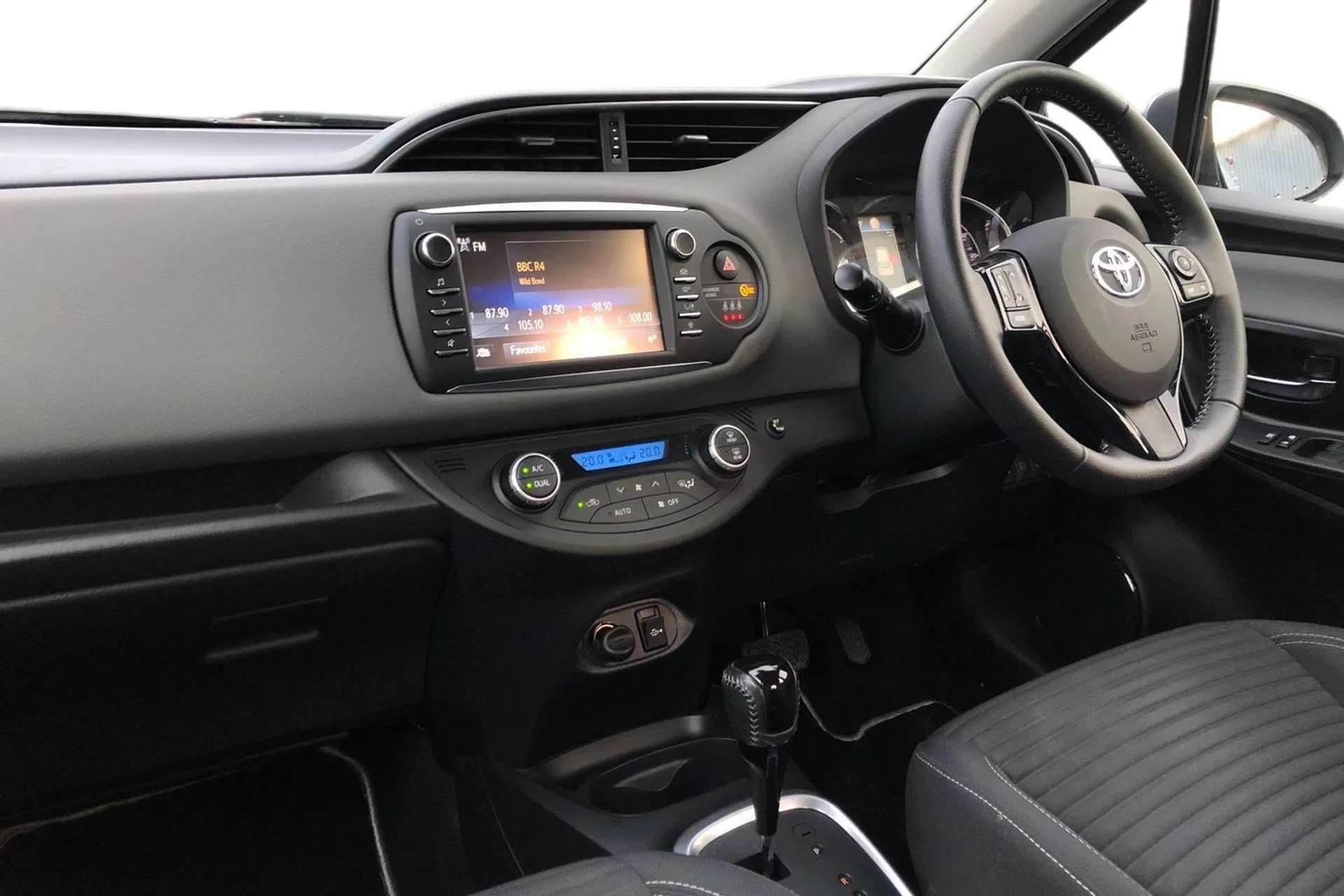 2017 TOYOTA YARIS 2017 TOYOTA YARIS
