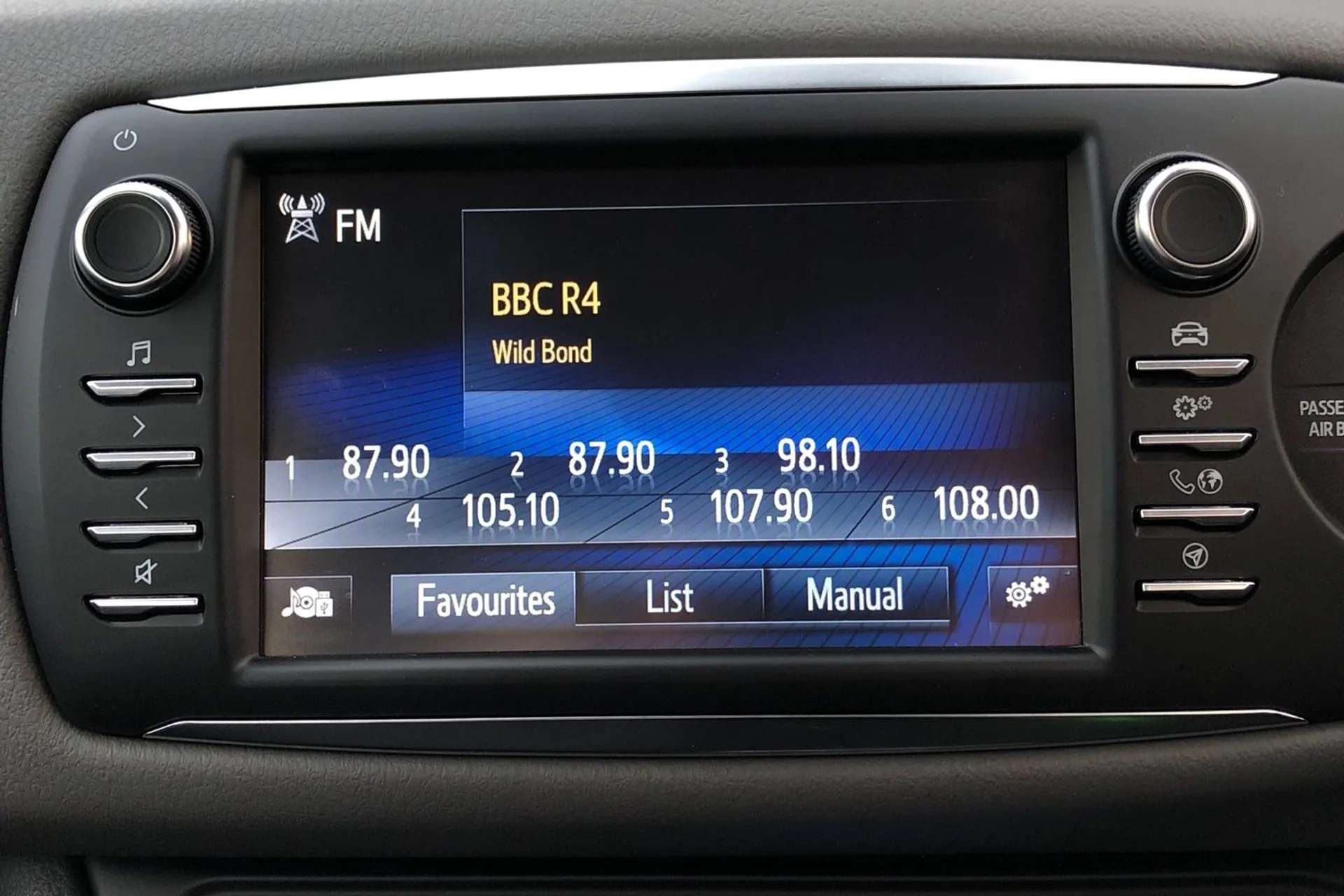 2017 TOYOTA YARIS 2017 TOYOTA YARIS