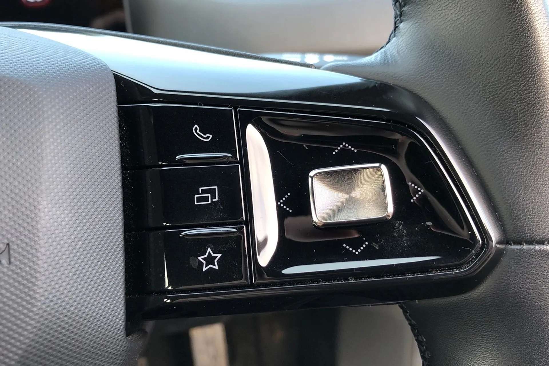 2023 MG MOTOR UK MG4 2023 MG MOTOR UK MG4