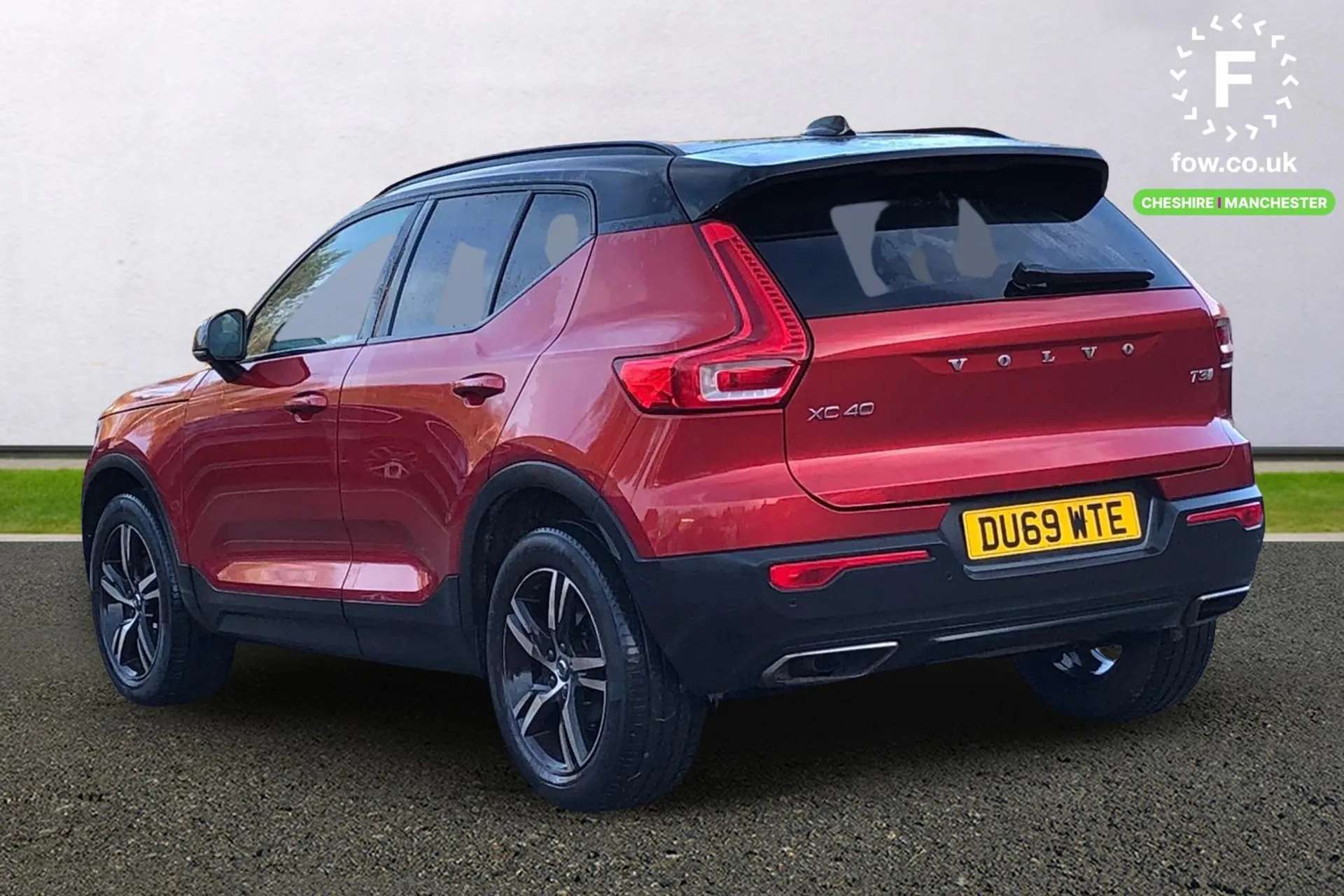2019 VOLVO XC40 2019 VOLVO XC40