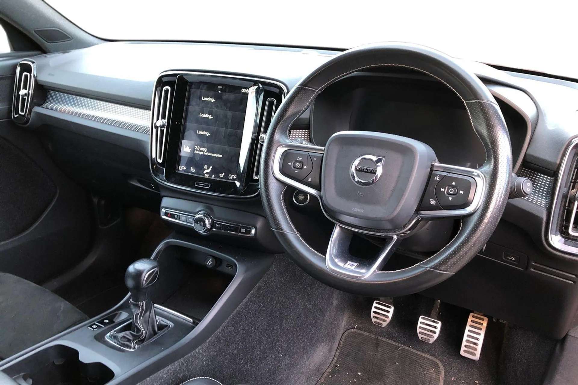 2019 VOLVO XC40 2019 VOLVO XC40