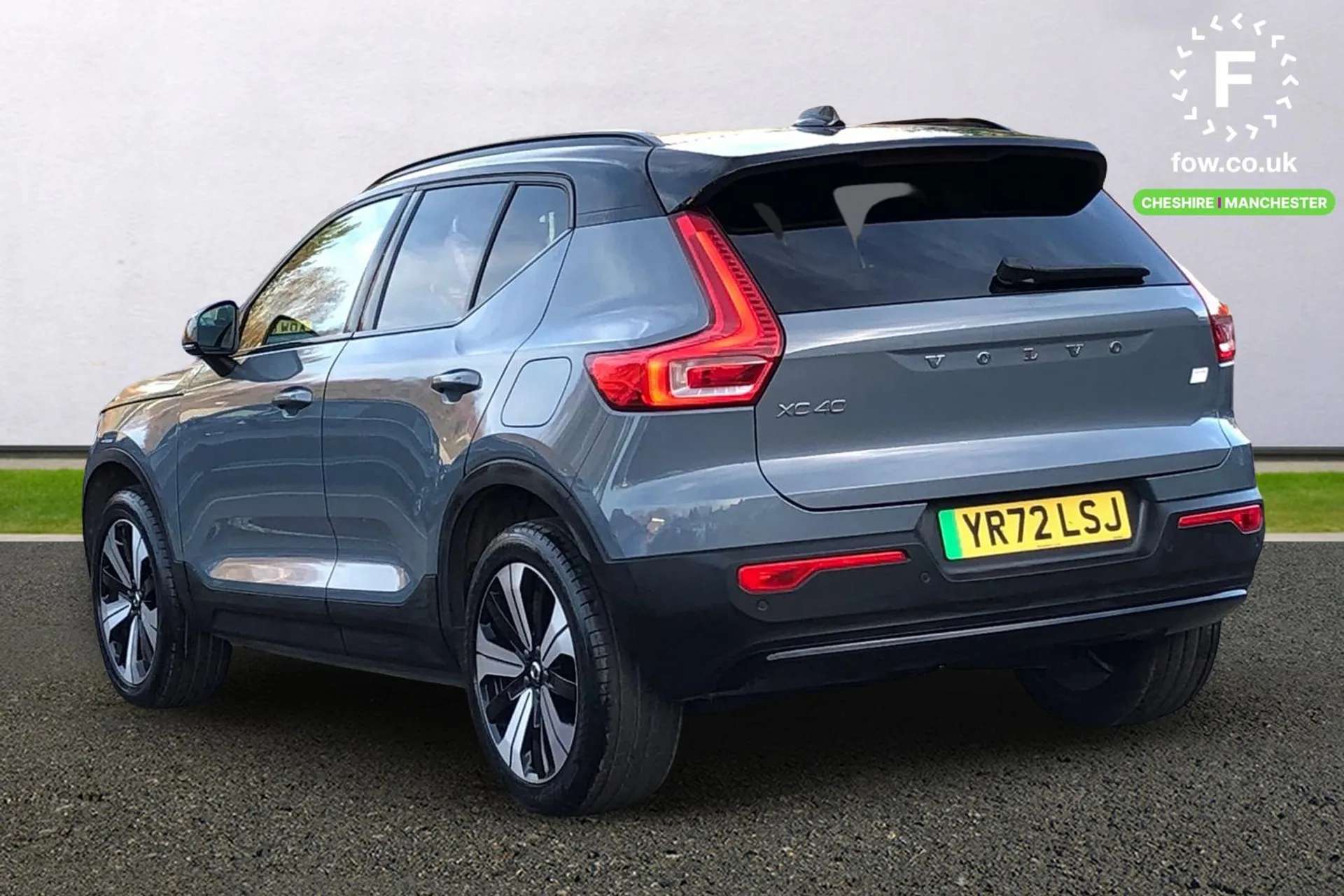2022 VOLVO XC40 2022 VOLVO XC40