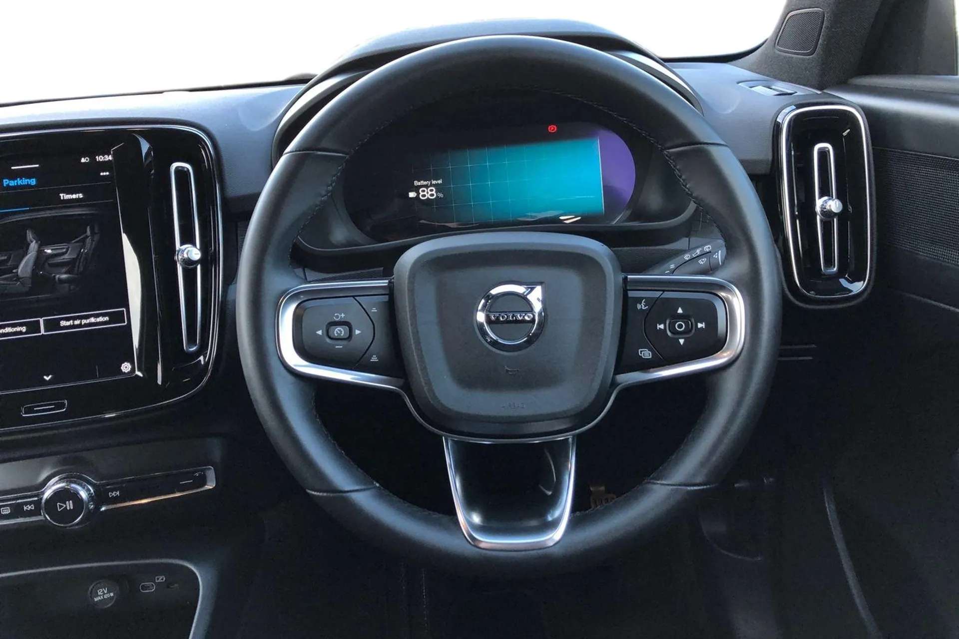 2022 VOLVO XC40 2022 VOLVO XC40