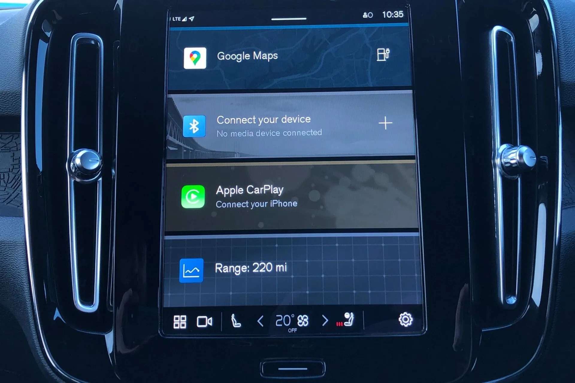 2022 VOLVO XC40 2022 VOLVO XC40