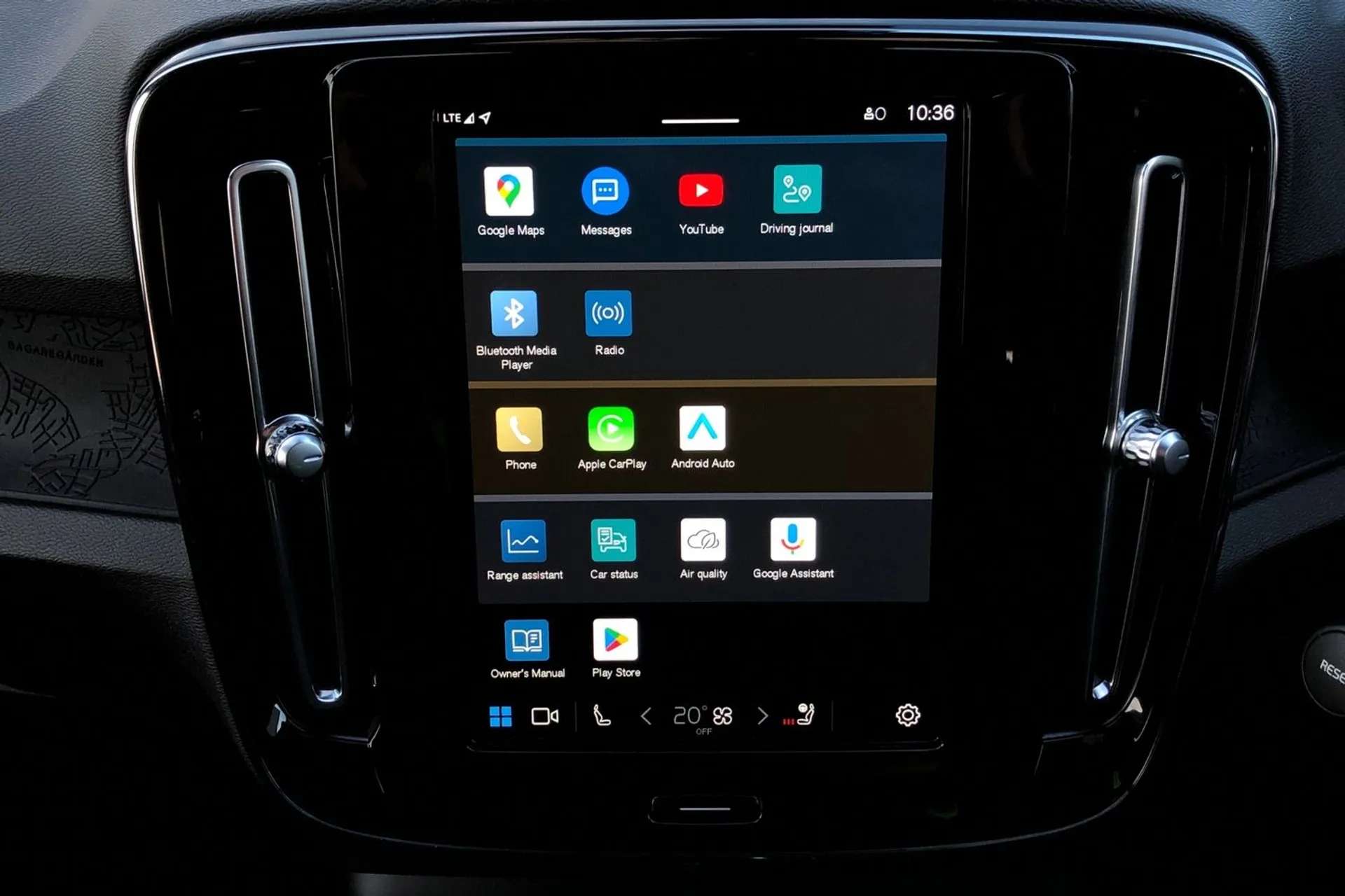 2022 VOLVO XC40 2022 VOLVO XC40