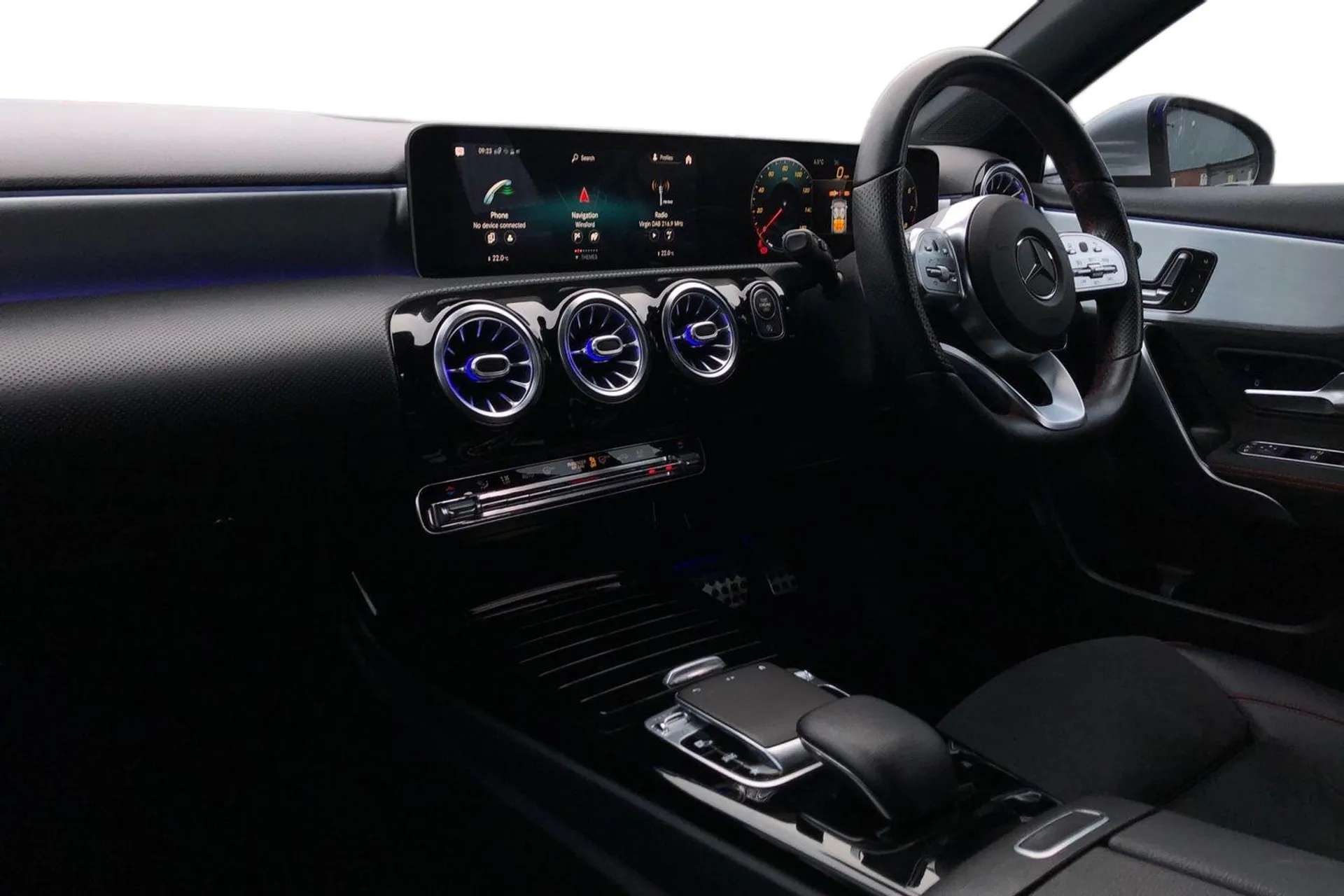 A 2018 MERCEDES-BENZ A CLASS A200 AMG Line Premium Plus 5dr Auto [Active lane keep assist, LED daytime running lights, Diamond radiator grille with chrome pins and silver louvre, A 2018 MERCEDES-BENZ A CLASS A200 AMG Line Premium Plus 5dr Auto [Active lane keep assist, LED daytime running lights, Diamond radiator grille with chrome pins and silver louvre,