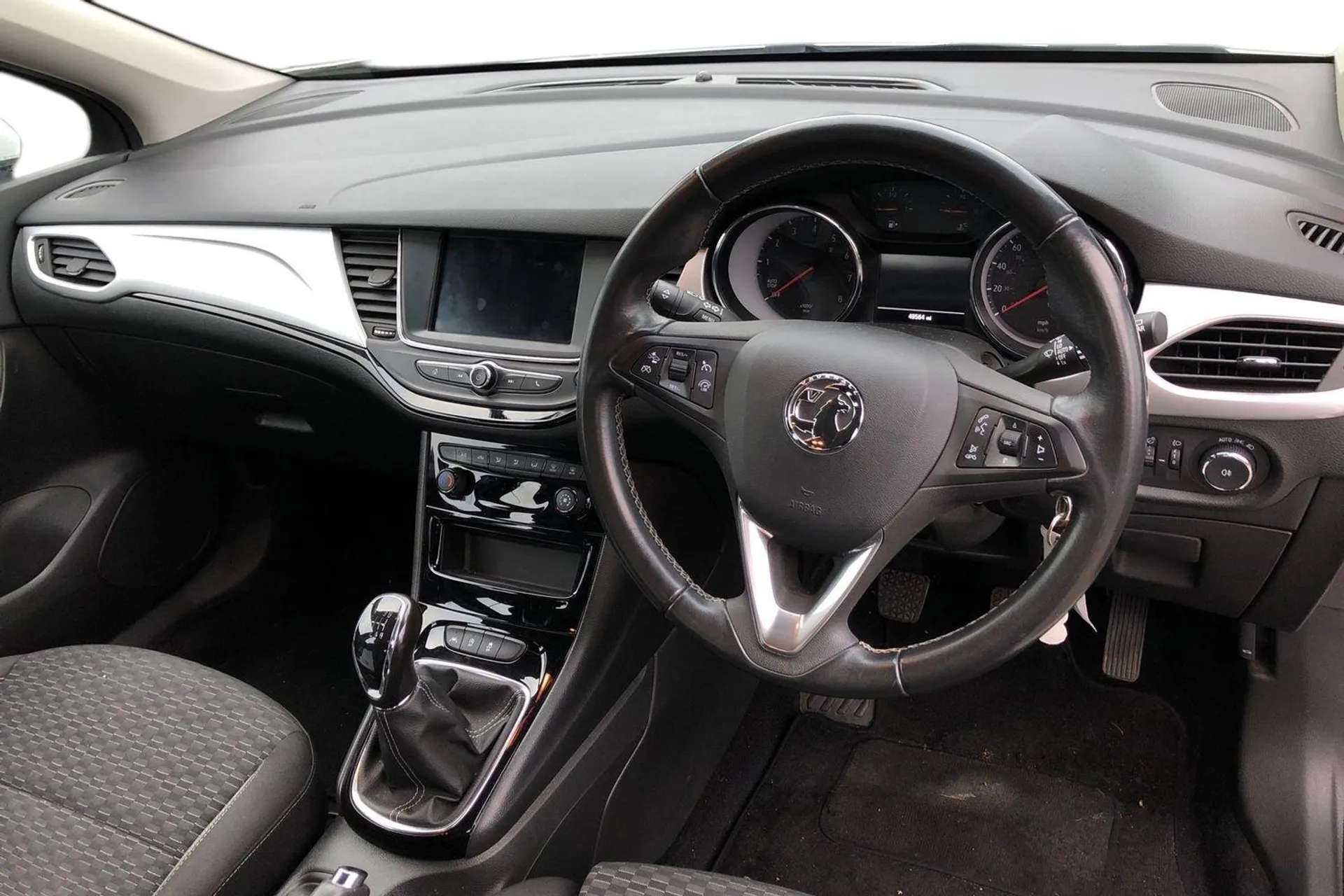 A 2020 VAUXHALL ASTRA 1.2 Turbo SRi 5dr [ Driver's ergonomic active seat pack with AGR certified sports syle seats , 17" 5 twiin silver spoke design alloy wheels , Driving A 2020 VAUXHALL ASTRA 1.2 Turbo SRi 5dr [ Driver's ergonomic active seat pack with AGR certified sports syle seats , 17" 5 twiin silver spoke design alloy wheels , Driving