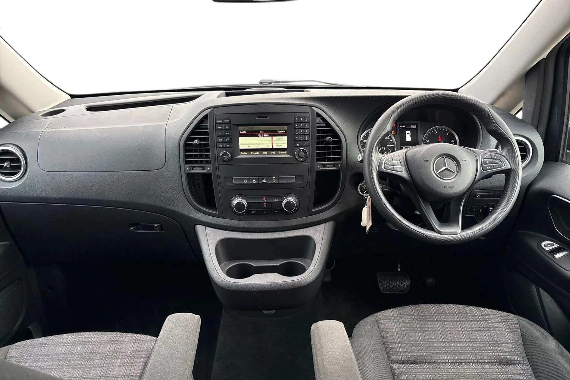 A 2018 MERCEDES-BENZ VITO 119 CDI Select 8-Seater 7G-Tronic [ Bluetooth hands free kit , Active Parking Assist, consisting of: Parking aids front and rear with acoustic and opt A 2018 MERCEDES-BENZ VITO 119 CDI Select 8-Seater 7G-Tronic [ Bluetooth hands free kit , Active Parking Assist, consisting of: Parking aids front and rear with acoustic and opt