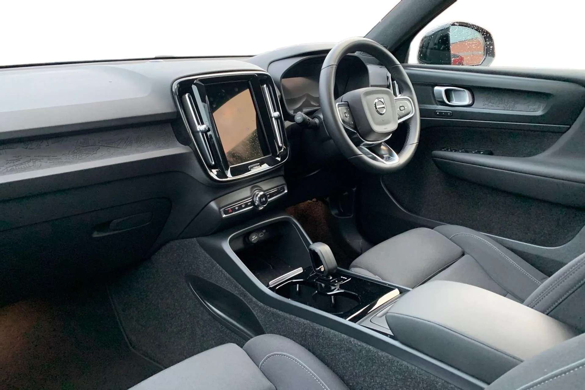 A 2022 VOLVO XC40 170kW Recharge Plus 69kWh 5dr Auto [ Rear park assist camera , Front/Rear park assist , Hands free power tailgate , Wireless/Inductive Mobile Phone Ch A 2022 VOLVO XC40 170kW Recharge Plus 69kWh 5dr Auto [ Rear park assist camera , Front/Rear park assist , Hands free power tailgate , Wireless/Inductive Mobile Phone Ch