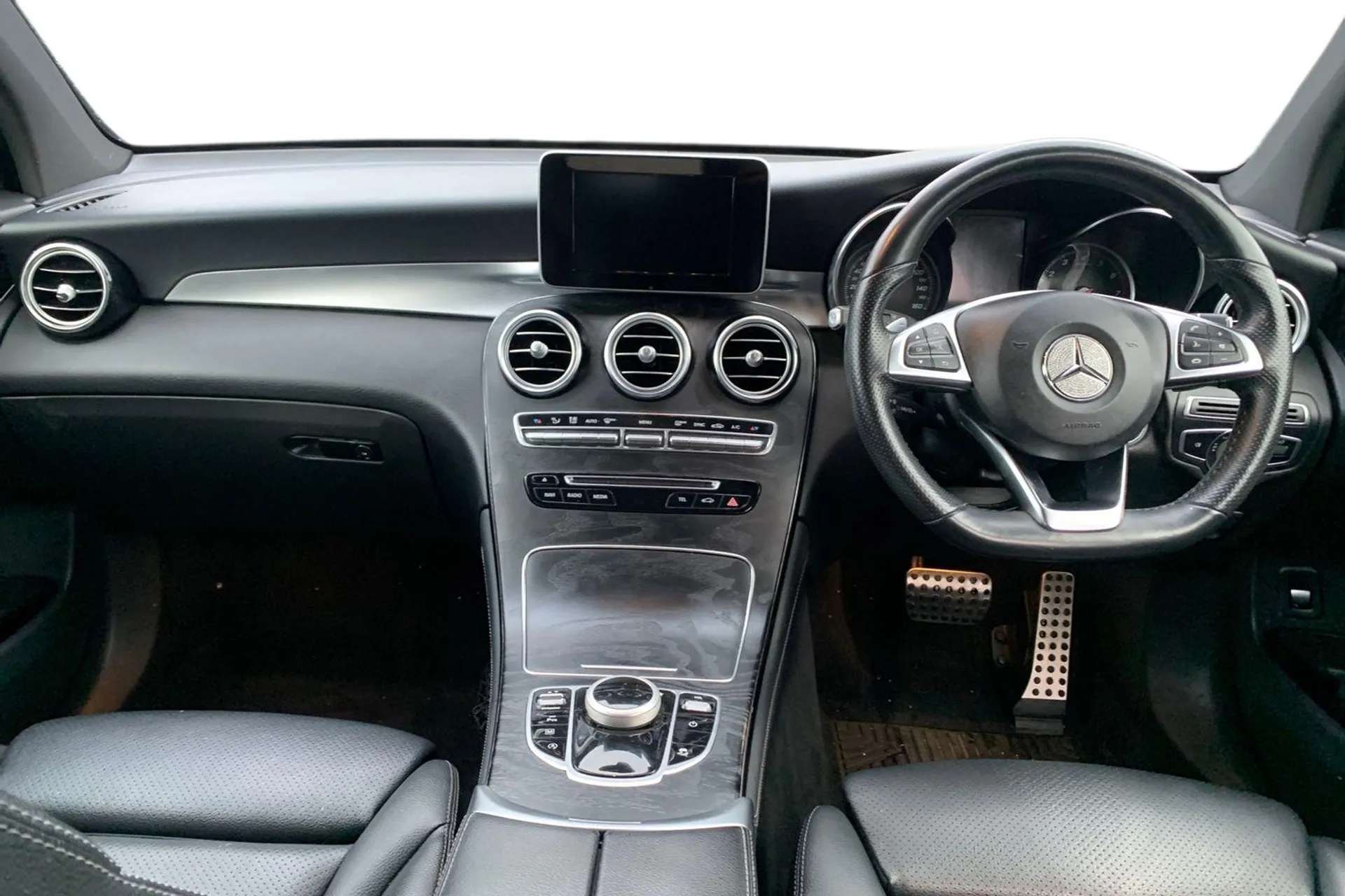 A 2019 MERCEDES-BENZ GLC GLC 250 4Matic AMG Night Edition 5dr 9G-Tronic [ Active park assist with parktronic system , Power opening/closing tailgate , Interior lighting pack , A 2019 MERCEDES-BENZ GLC GLC 250 4Matic AMG Night Edition 5dr 9G-Tronic [ Active park assist with parktronic system , Power opening/closing tailgate , Interior lighting pack ,