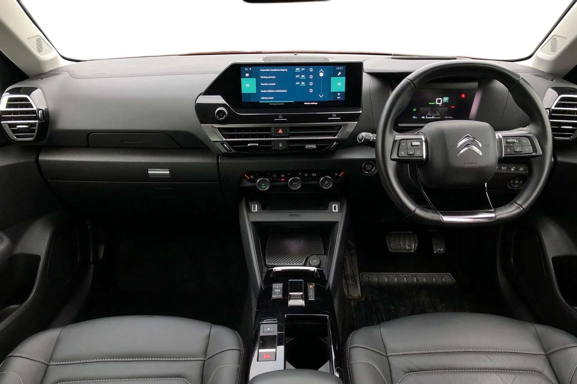 A 2022 CITROEN C4 100kW Shine Plus 50kWh 5dr Auto [5.5 inch backlit full TFT driver's instrument cluster, Active blind spot detection, In-crash braking, Automatic headl A 2022 CITROEN C4 100kW Shine Plus 50kWh 5dr Auto [5.5 inch backlit full TFT driver's instrument cluster, Active blind spot detection, In-crash braking, Automatic headl