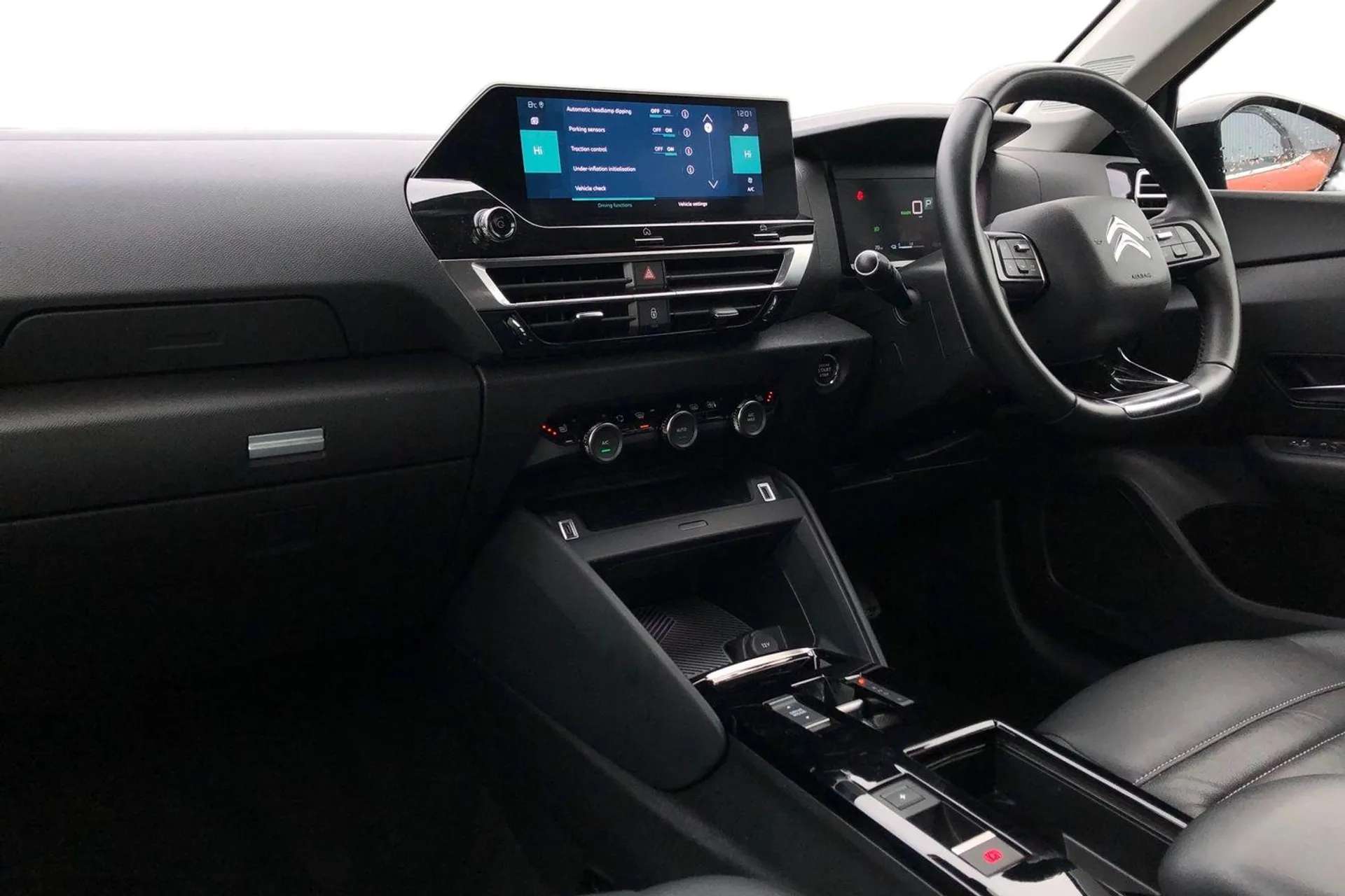 A 2022 CITROEN C4 100kW Shine Plus 50kWh 5dr Auto [5.5 inch backlit full TFT driver's instrument cluster, Active blind spot detection, In-crash braking, Automatic headl A 2022 CITROEN C4 100kW Shine Plus 50kWh 5dr Auto [5.5 inch backlit full TFT driver's instrument cluster, Active blind spot detection, In-crash braking, Automatic headl