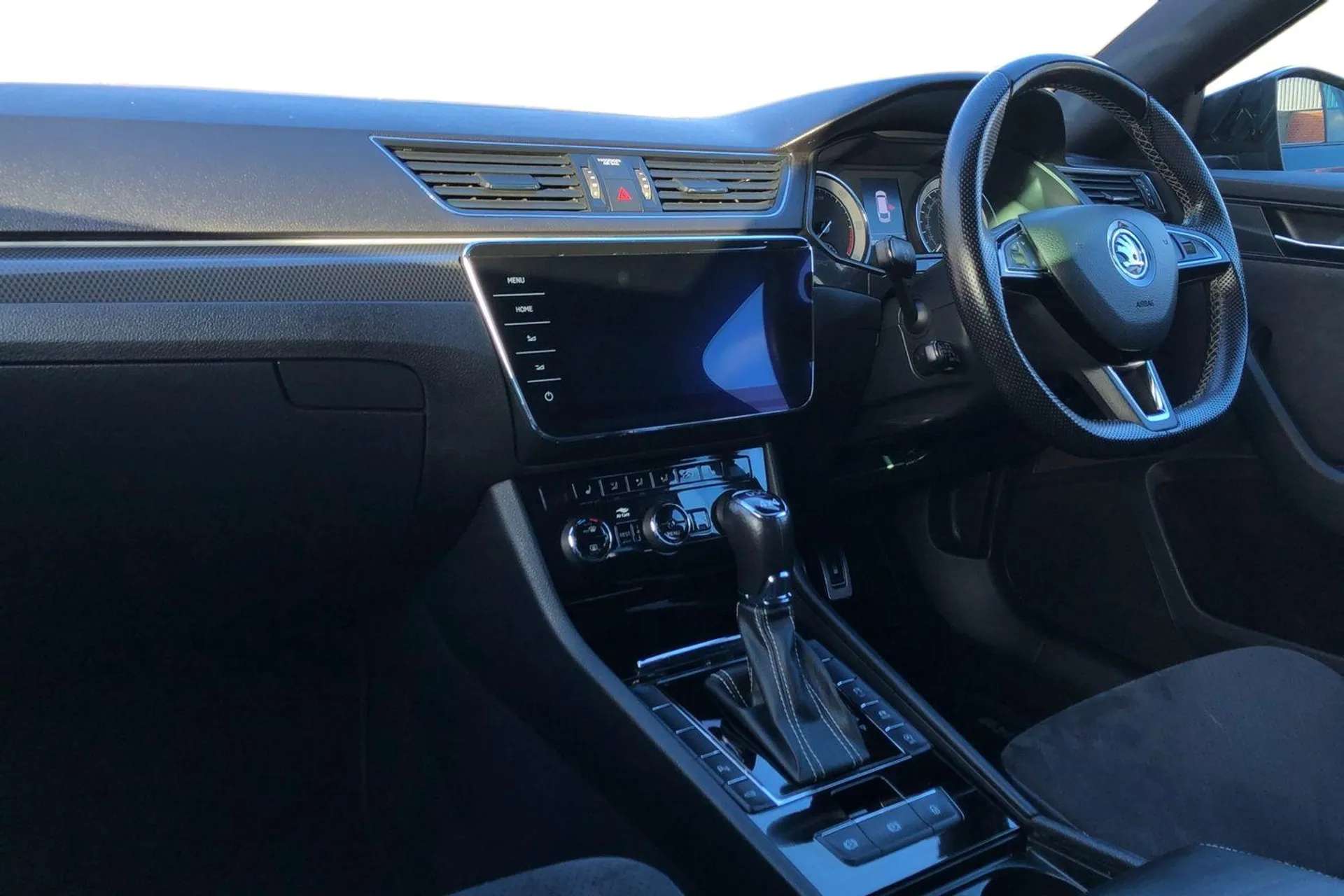 A 2019 SKODA SUPERB 2.0 TDI CR 190 Sport Line Plus 4X4 5dr DSG 7 Speed [ Bluetooth system , Stop/start engine system and energy recovery , LED package plus , LED rear pac A 2019 SKODA SUPERB 2.0 TDI CR 190 Sport Line Plus 4X4 5dr DSG 7 Speed [ Bluetooth system , Stop/start engine system and energy recovery , LED package plus , LED rear pac