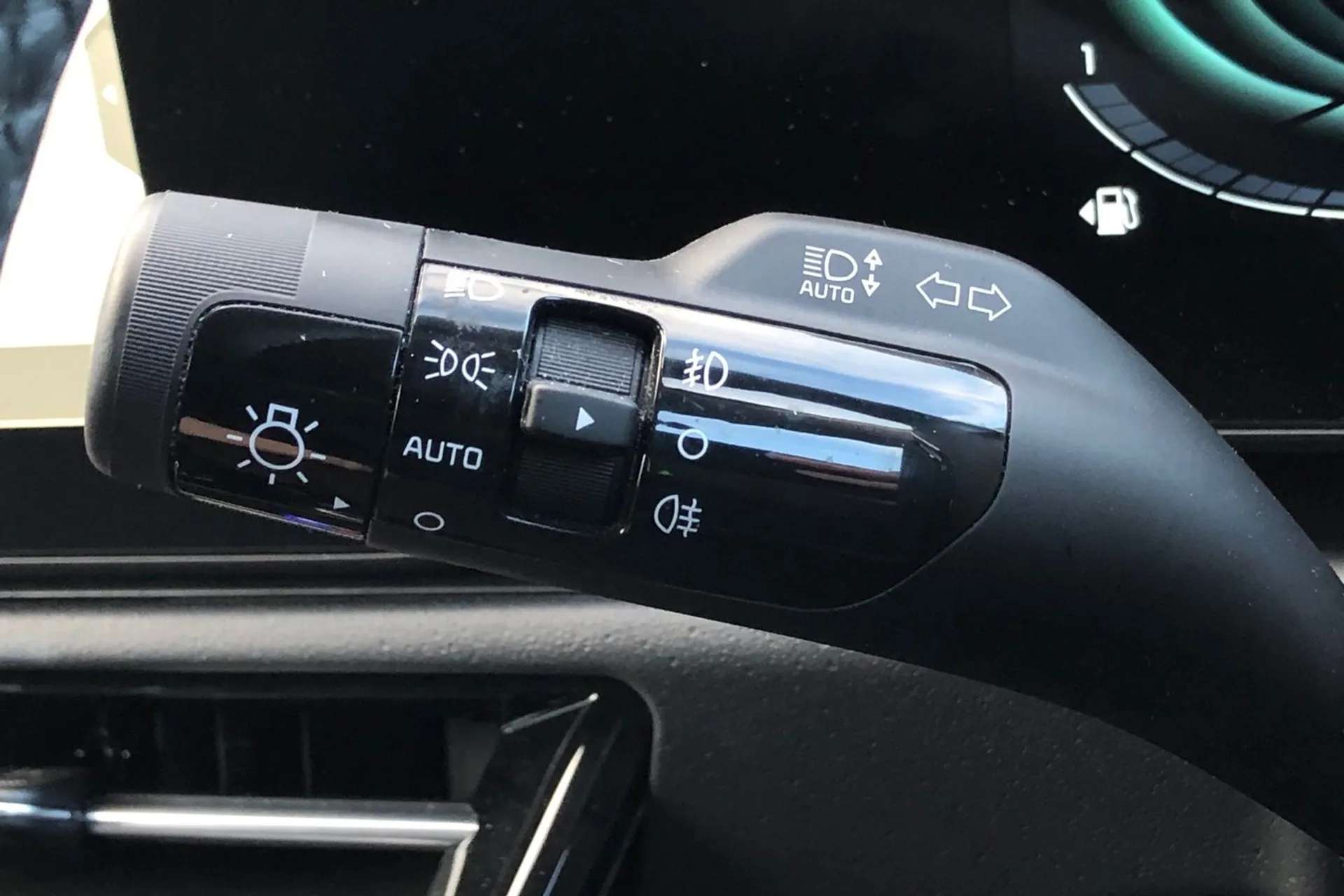 2023 KIA NIRO 2023 KIA NIRO