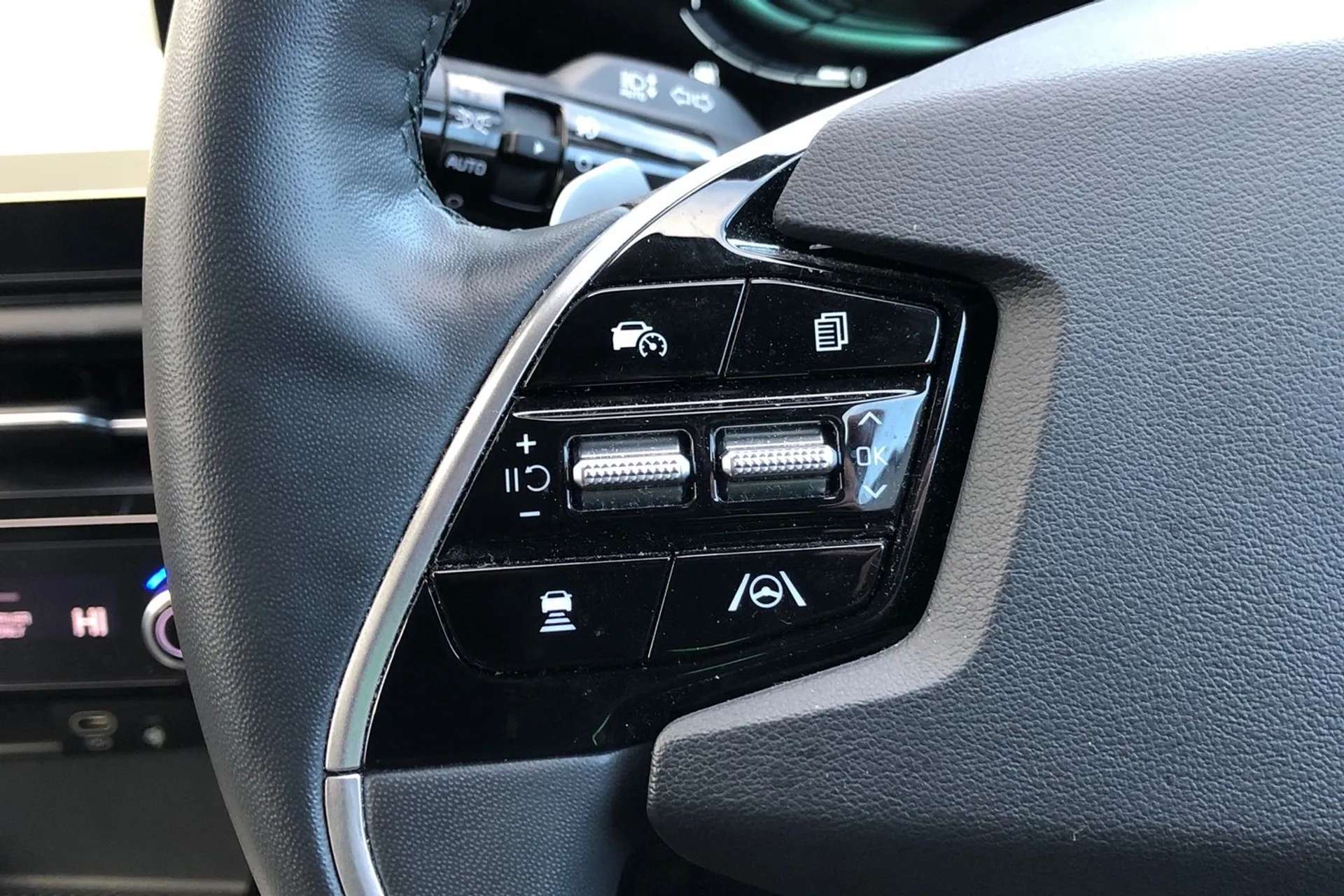 2023 KIA NIRO 2023 KIA NIRO